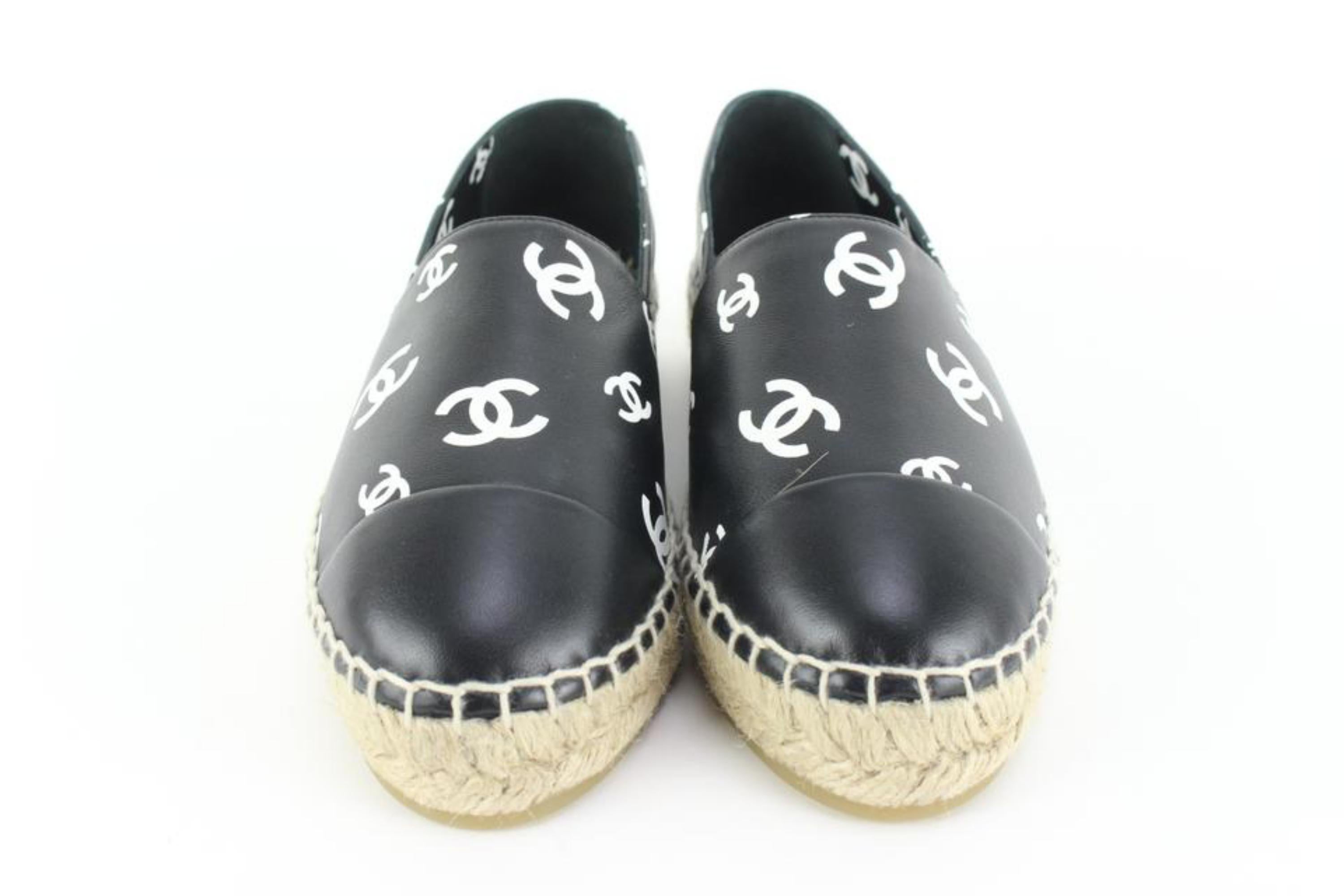 Chanel Black x White Leather CC All Over Icon Espadrilles 33cz54s For Sale 2