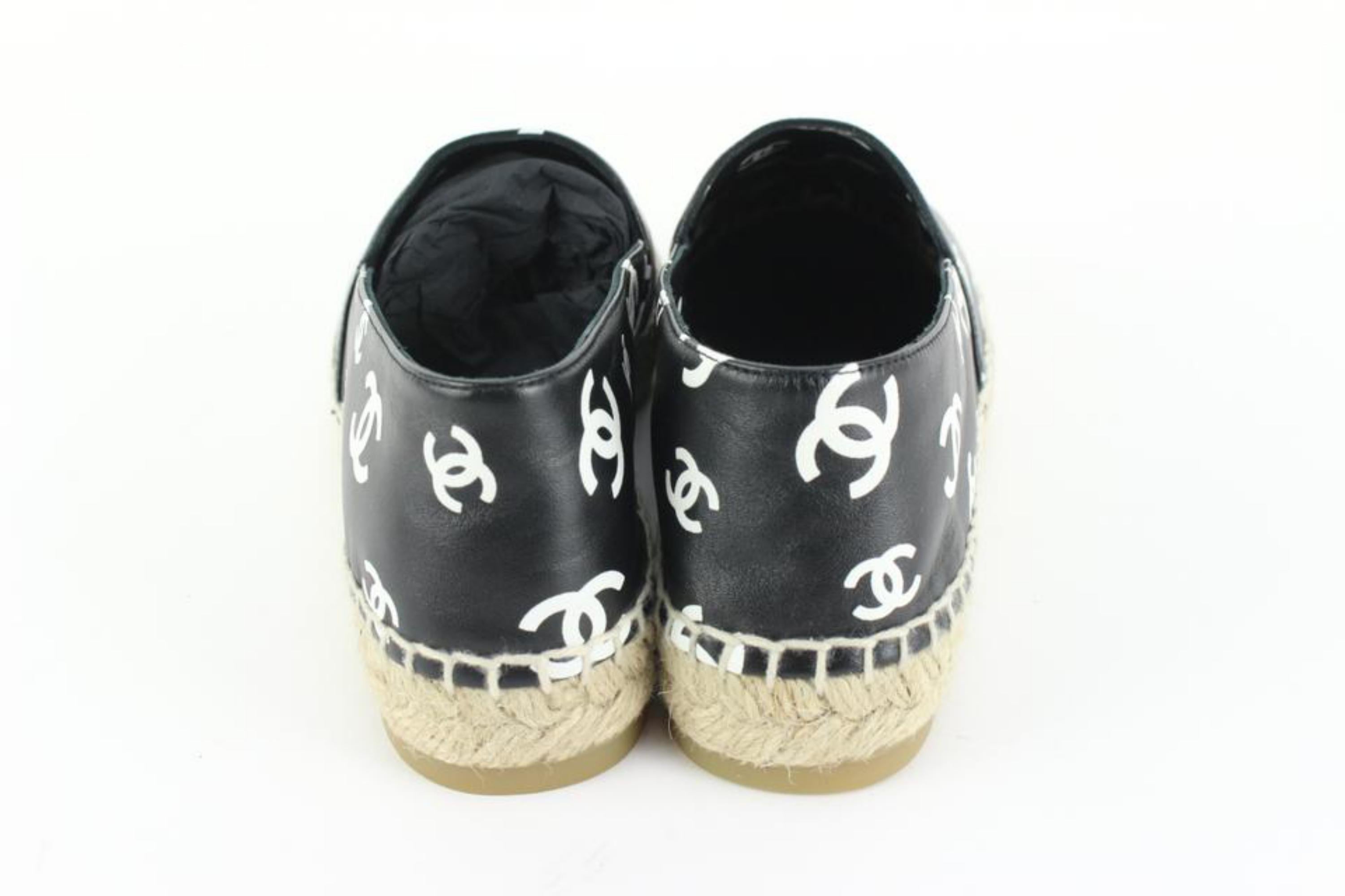 Chanel Black x White Leather CC All Over Icon Espadrilles 33cz54s In New Condition For Sale In Dix hills, NY