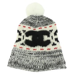 Chanel Black x White x Red CC Pom Pom Beanie Ski Hat Skully Cap 1213c6