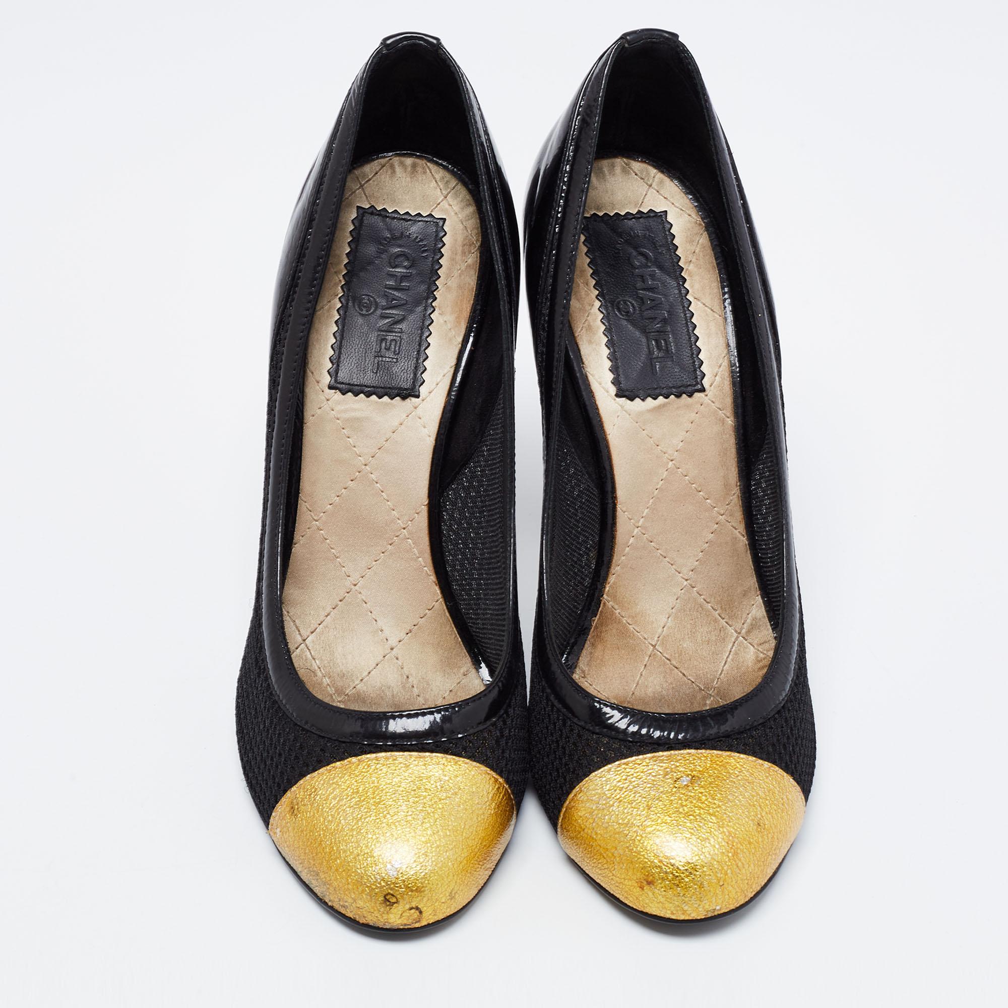 These fabulous pumps from Chanel will lend a luxurious appeal to your looks. They are crafted from mesh, patent, and textured leather. These pumps come equipped with comfortable leather-lined insoles and stand tall on 10.5 cm heels.


