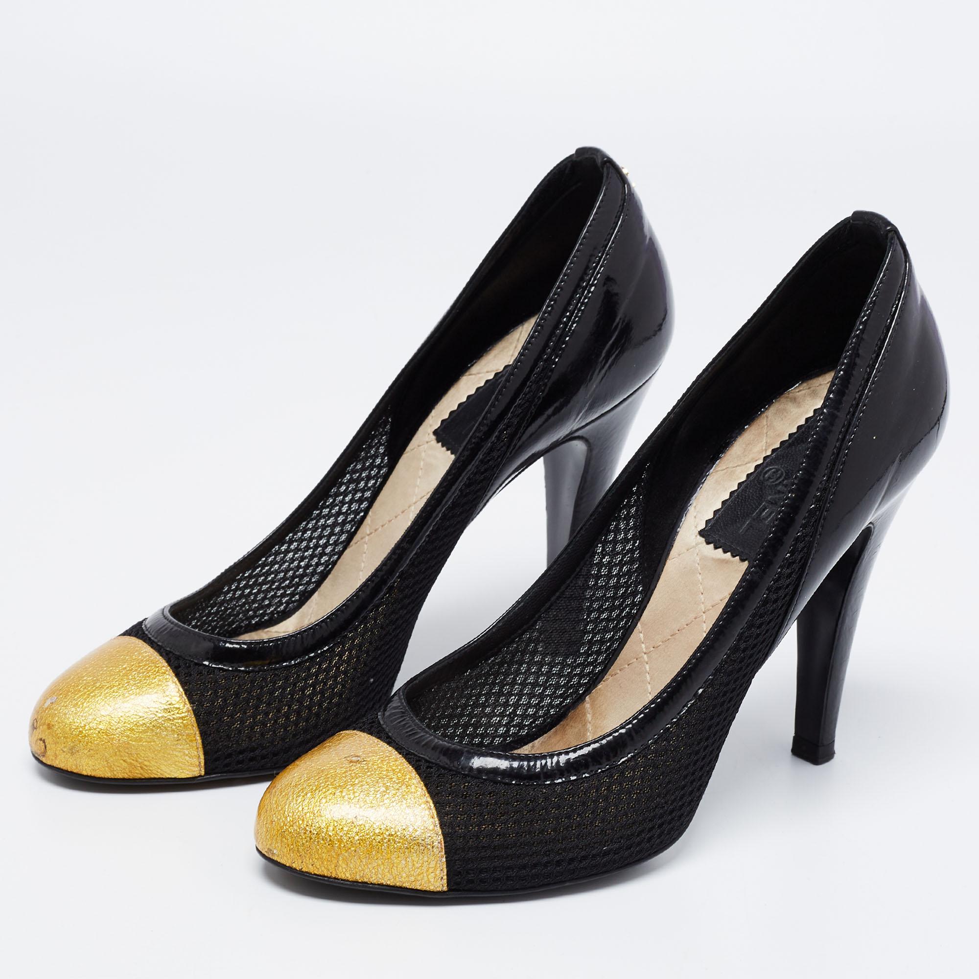 Women's Chanel Black/Yellow Mesh, Patent and Textured Leather Cap-Toe Pumps Size 39 For Sale