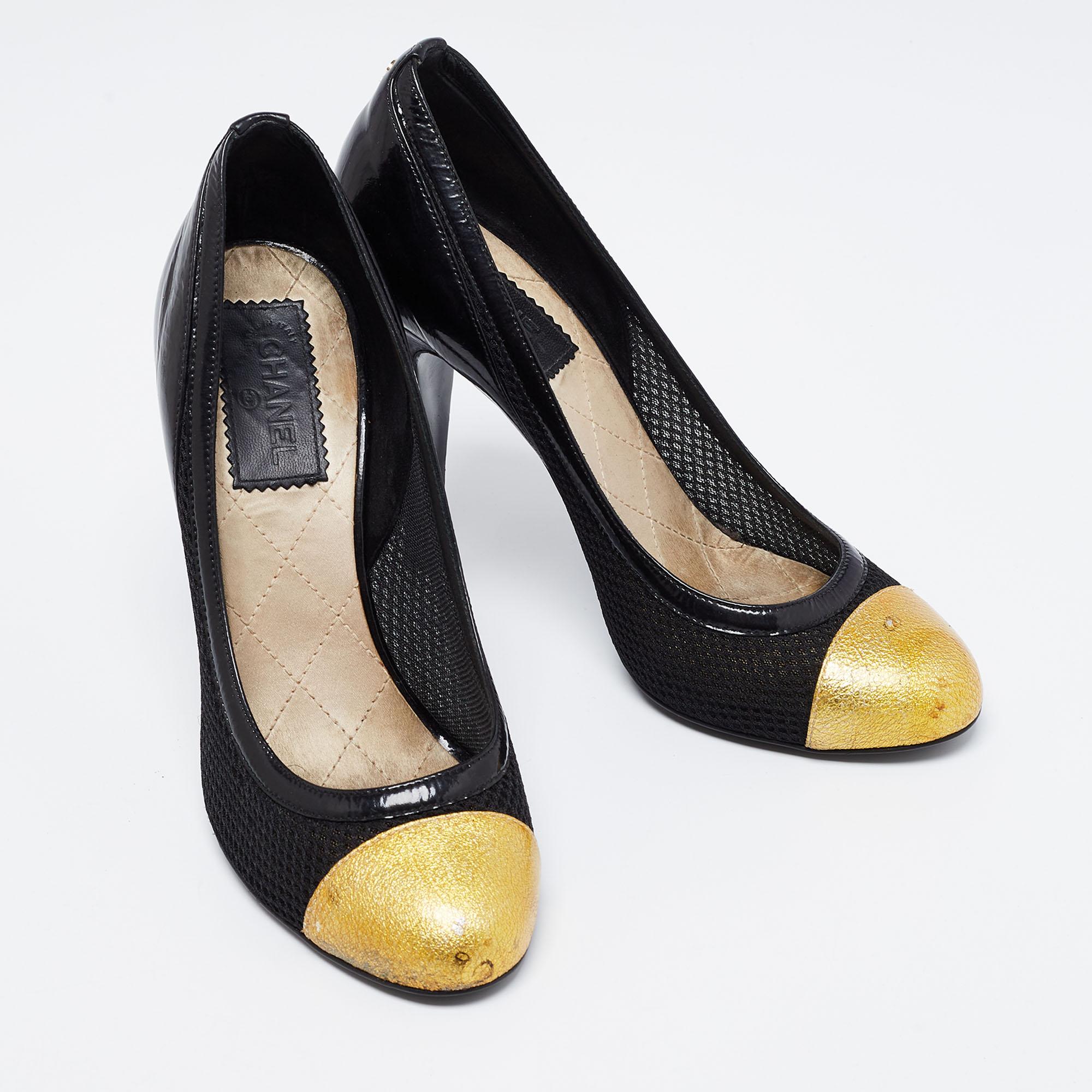 Chanel Black/Yellow Mesh, Patent and Textured Leather Cap-Toe Pumps Size 39 For Sale 1