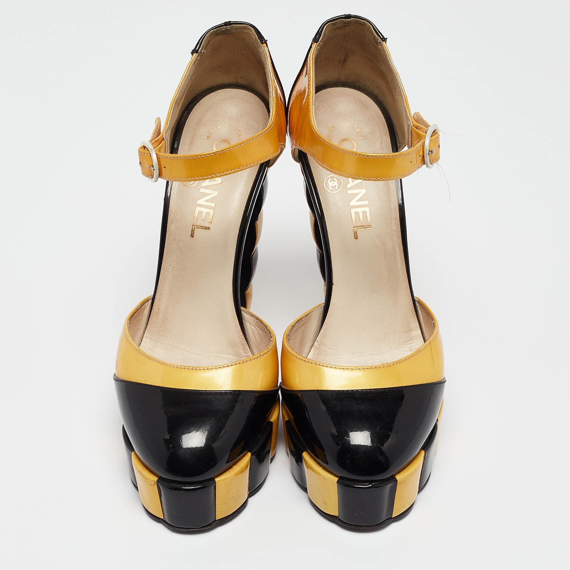 Brown Chanel Black/Yellow Patent Leather Platform Ankle Strap Pumps Size 37.5 For Sale