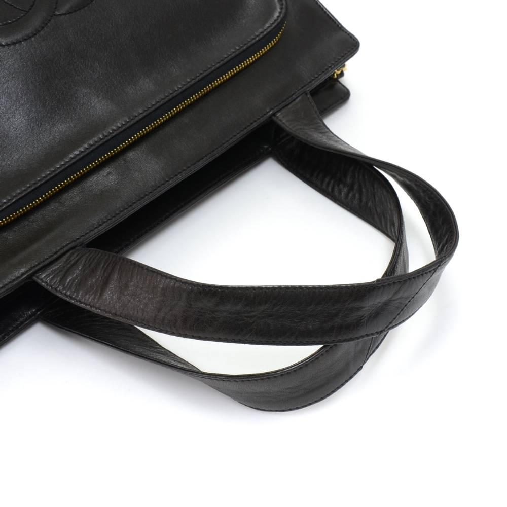 Chanel Black Zipper Pocket Shoulder bag  2
