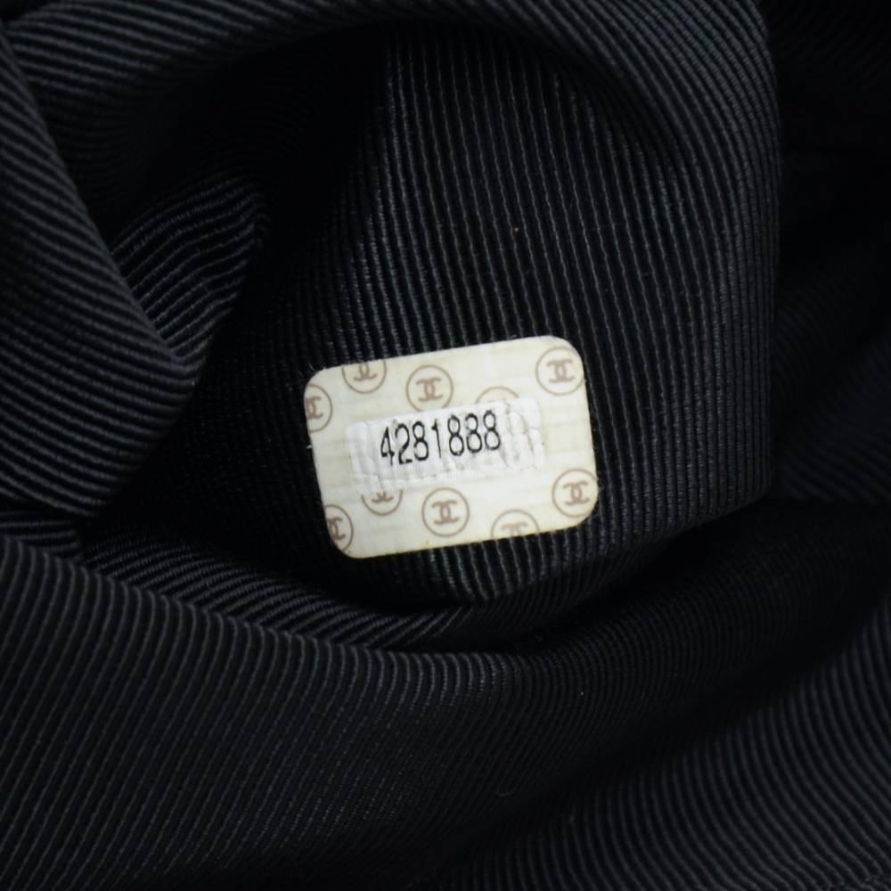 Chanel Black Zipper Pocket Shoulder bag  4