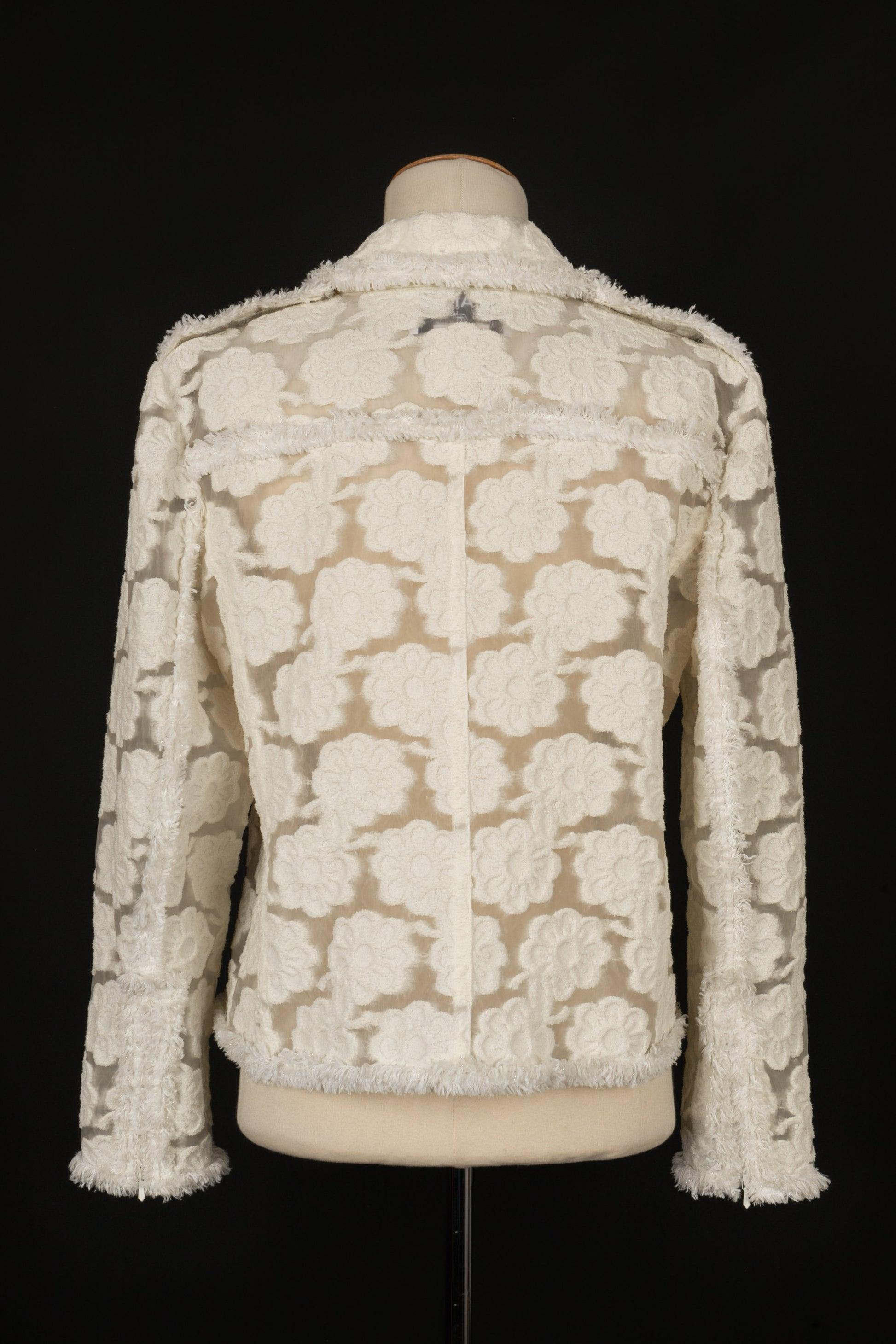 Blanc Veste ajourée Chanel en coton mélangé représentant des fleurs blanches, 2009 en vente