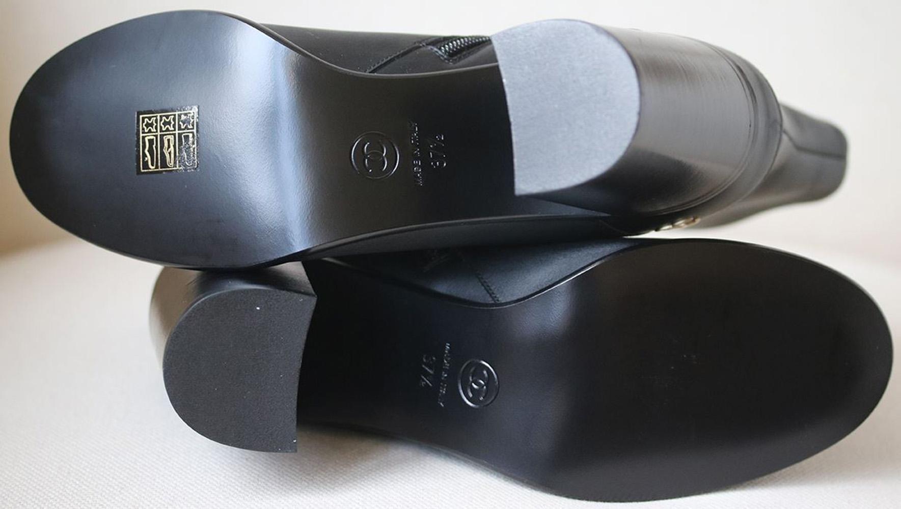 Chanel Blockabsatz-Stiefeletten aus Leder 3