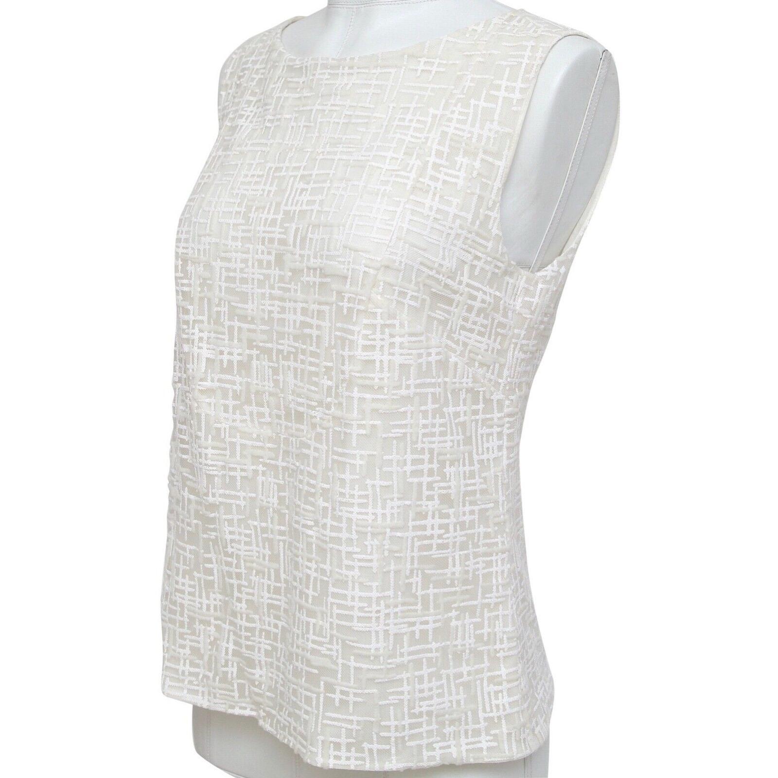 CHANEL Bluse Top Shirt Elfenbein ärmellos CC Kunstperlen Knopfleiste Gr. 40 2012 (Grau) im Angebot