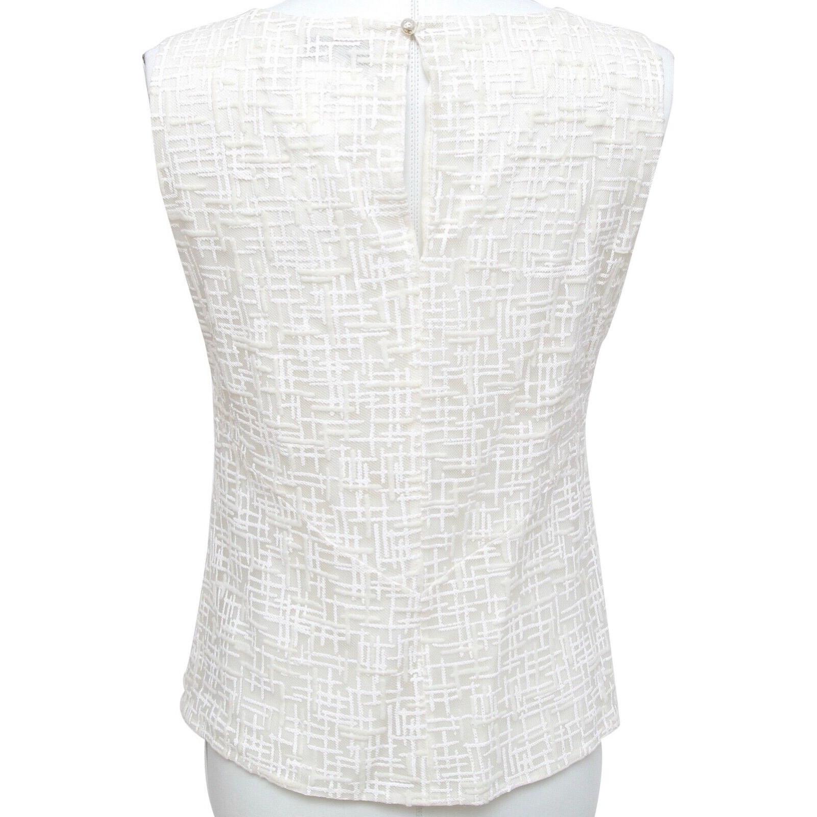 CHANEL Bluse Top Shirt Elfenbein ärmellos CC Kunstperlen Knopfleiste Gr. 40 2012 im Angebot 2