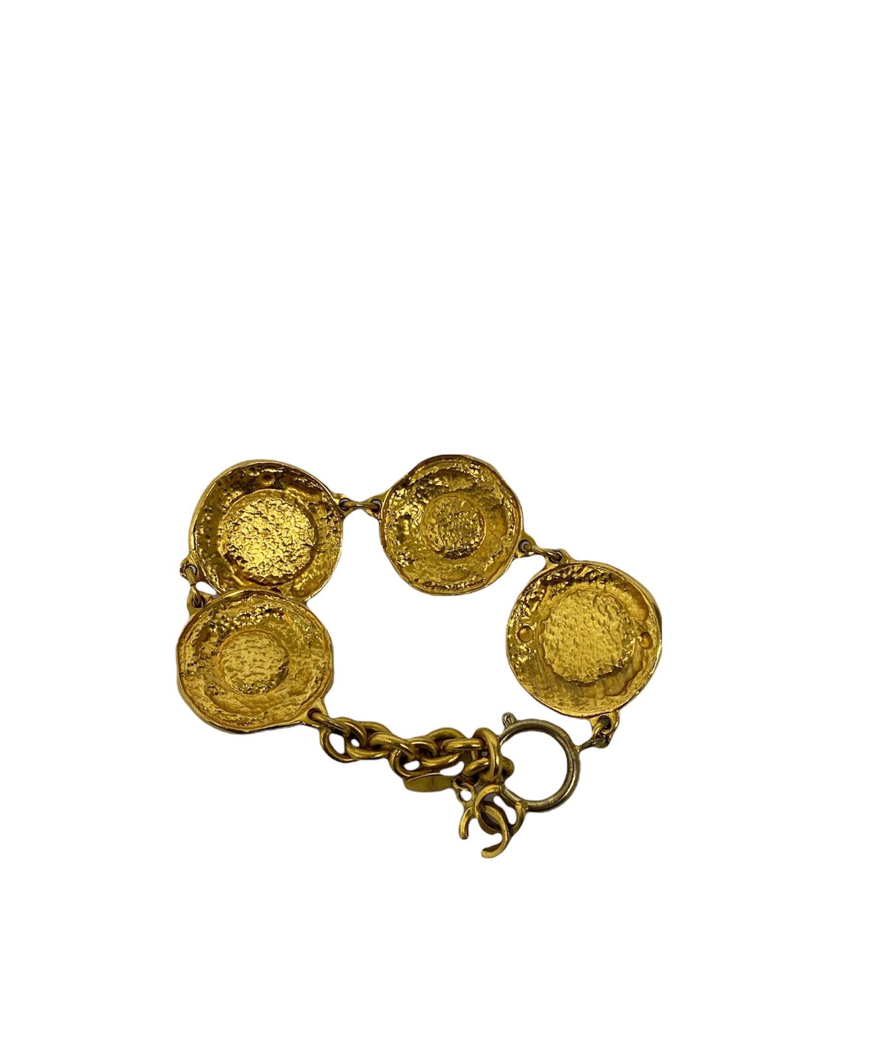 Chanel Armband mit Blume und Goldbeschlägen  im Angebot 1