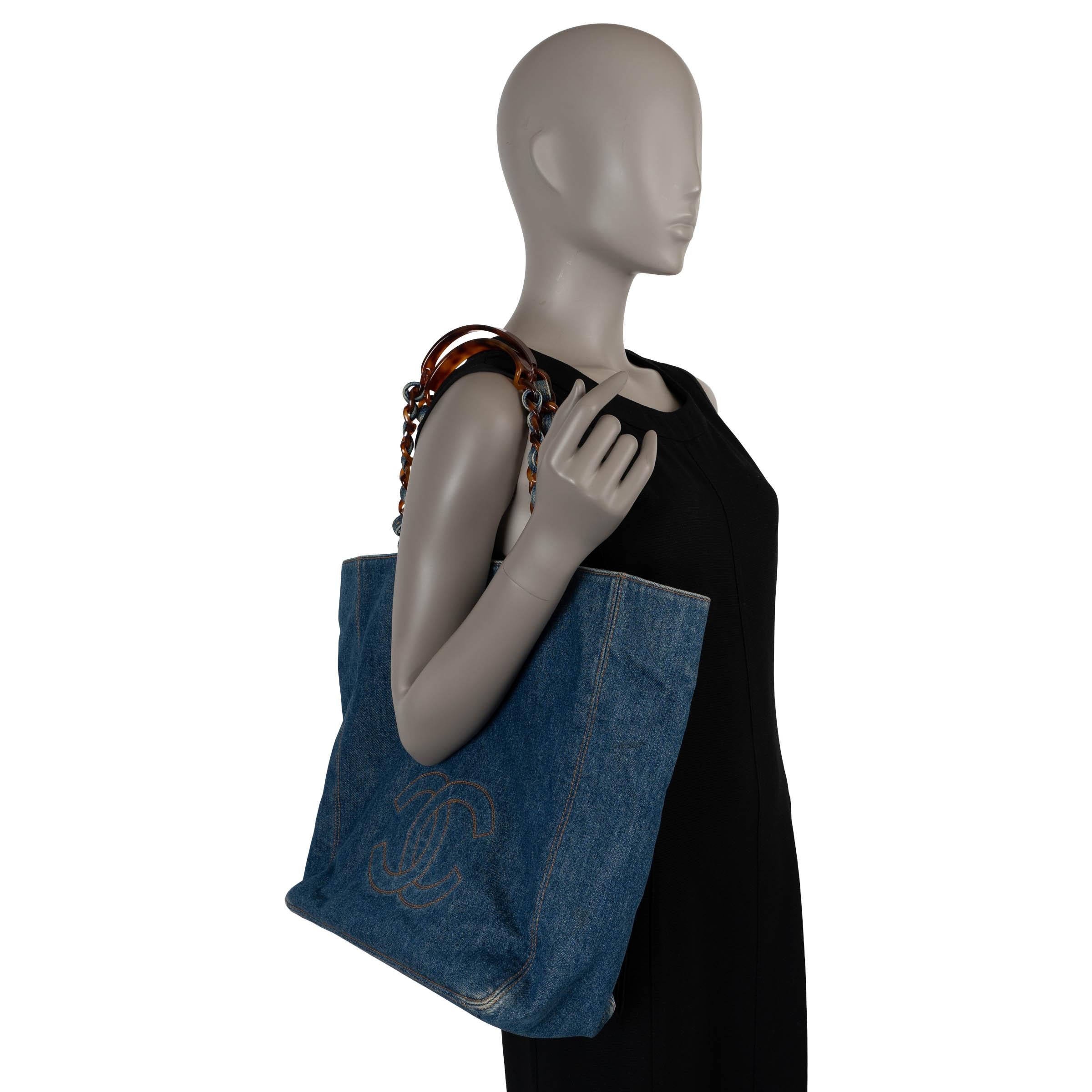 CHANEL blue 1996-99 CC DENIM TORTOISE CHAIN Tote Bag 6