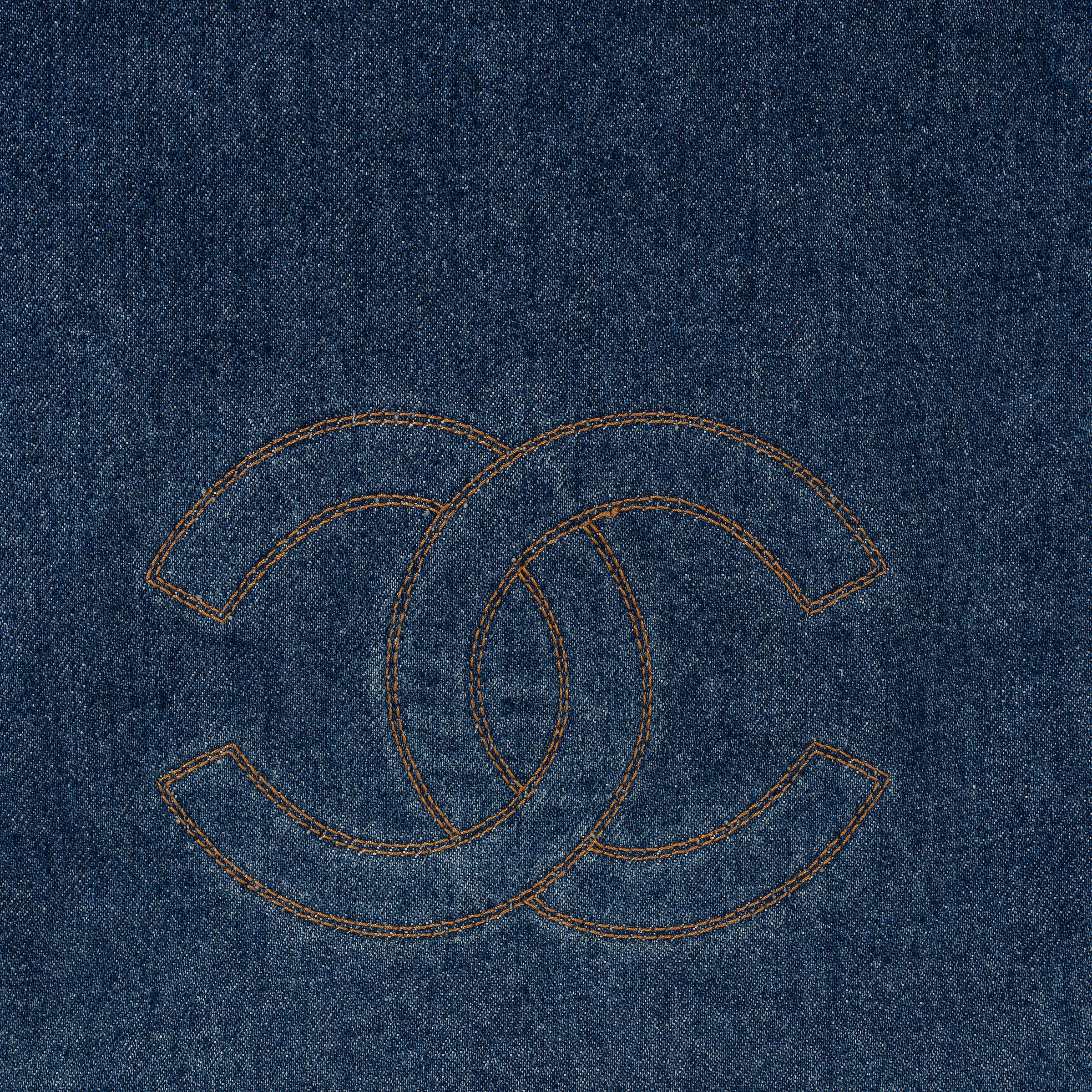 CHANEL blue 1996-99 CC DENIM TORTOISE CHAIN Tote Bag 2