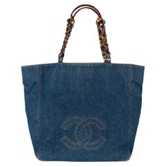 CHANEL blue 1996-99 CC DENIM TORTOISE CHAIN Tote Bag