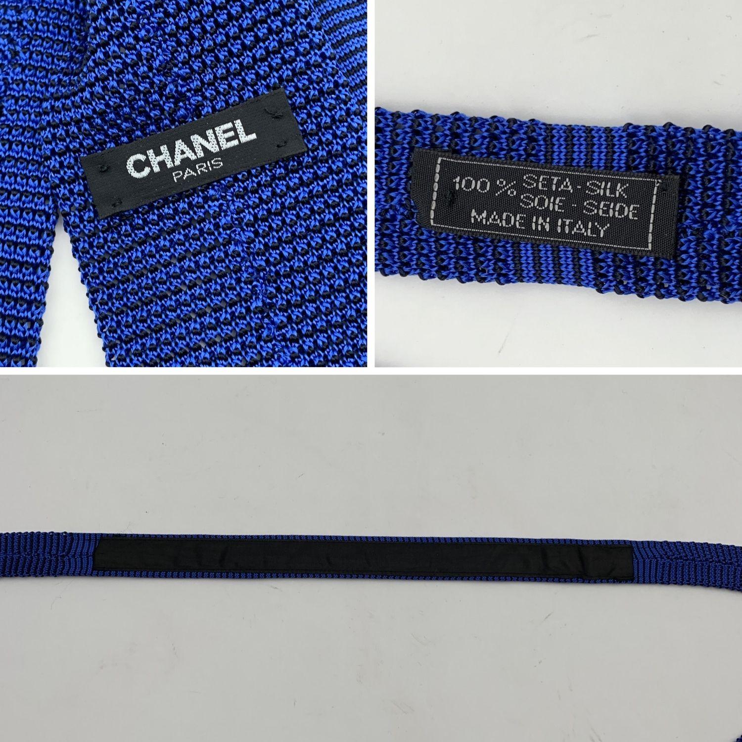 Chanel Blue and Black Knit Silk Neck Tie with Chain Detail In Excellent Condition In Rome, Rome