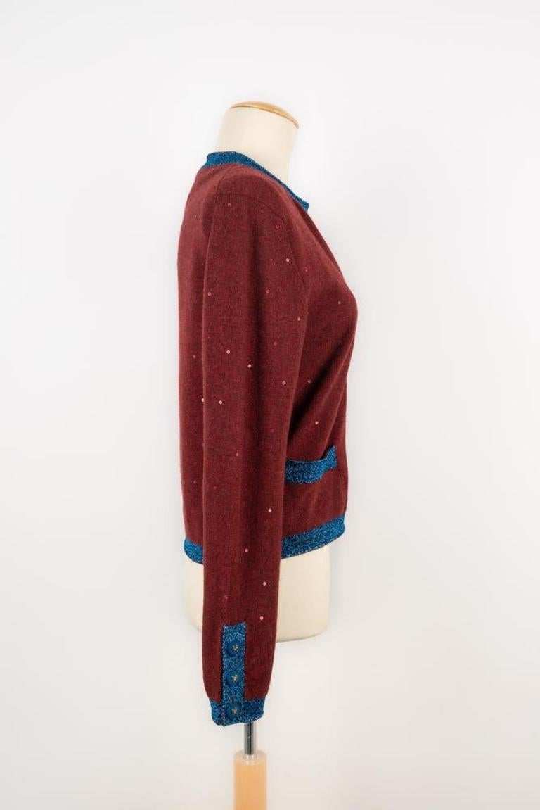 Chanel Blue and Burgundy Cashmere Twin Set, 1996 In Excellent Condition For Sale In SAINT-OUEN-SUR-SEINE, FR