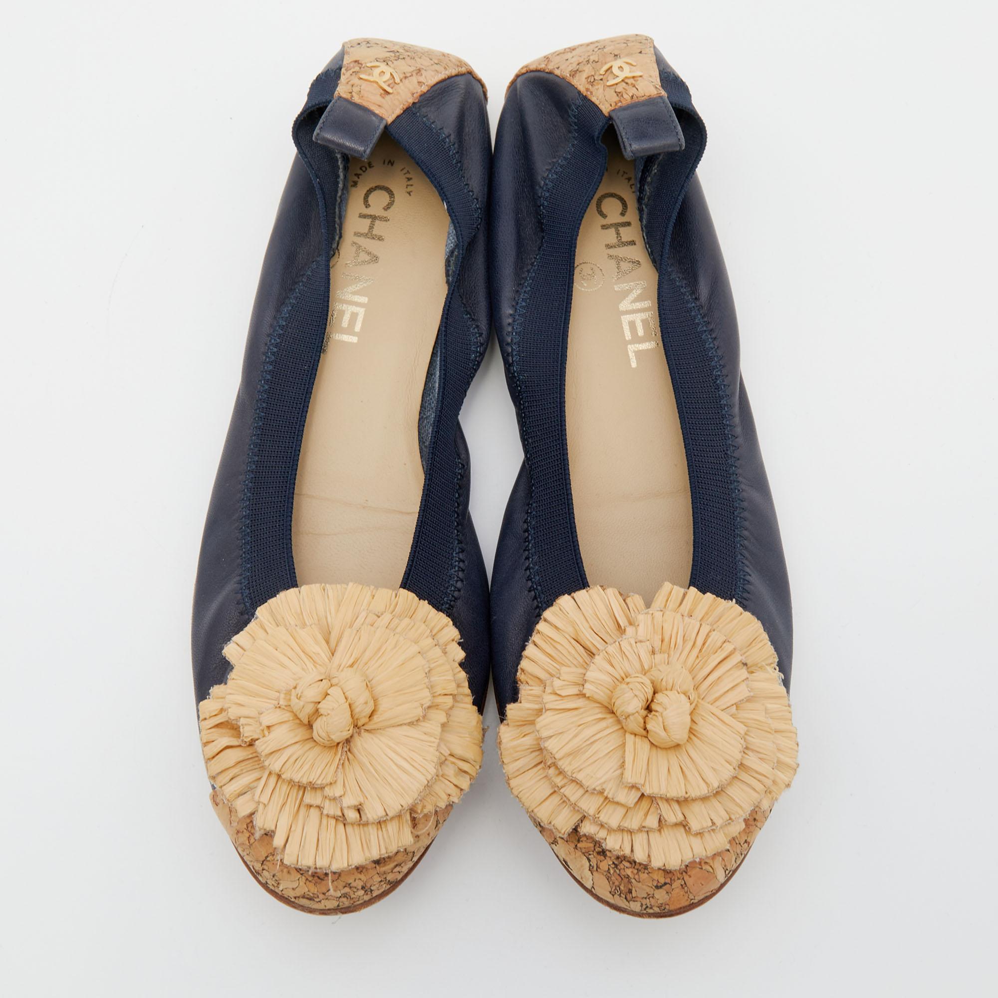 Women's Chanel Blue/Beige Leather And Raffia Camellia Ballet Flats Size 39
