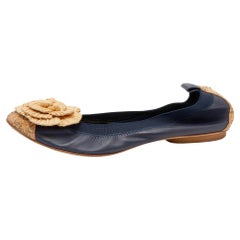 Chanel Blau/Beige Leder und Raffia Kamelie Ballettschuhe Größe 39