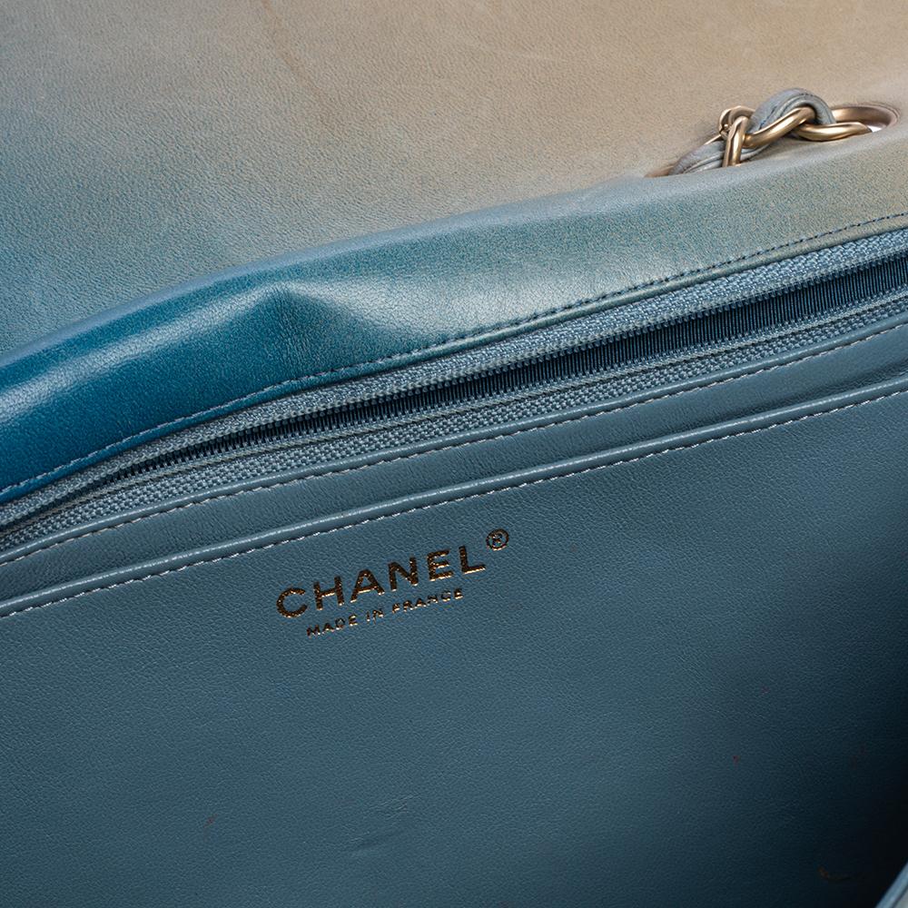Chanel Blau/Beige Ombre Gestepptes Leder Jumbo Classic Single Flap Tasche Damen