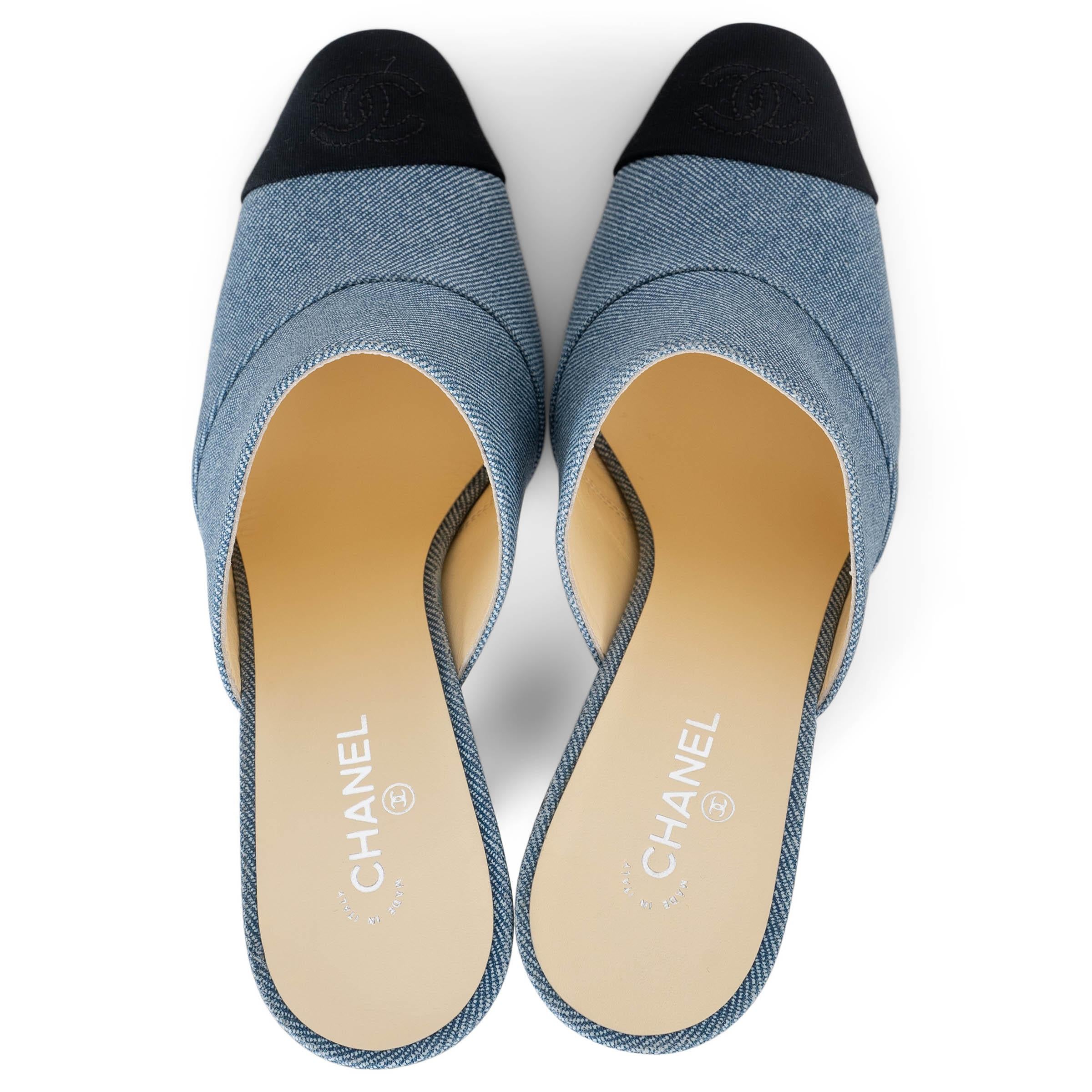 CHANEL azul y negro denim y grosgrain 17S Mules Zapatos 38 en venta 1