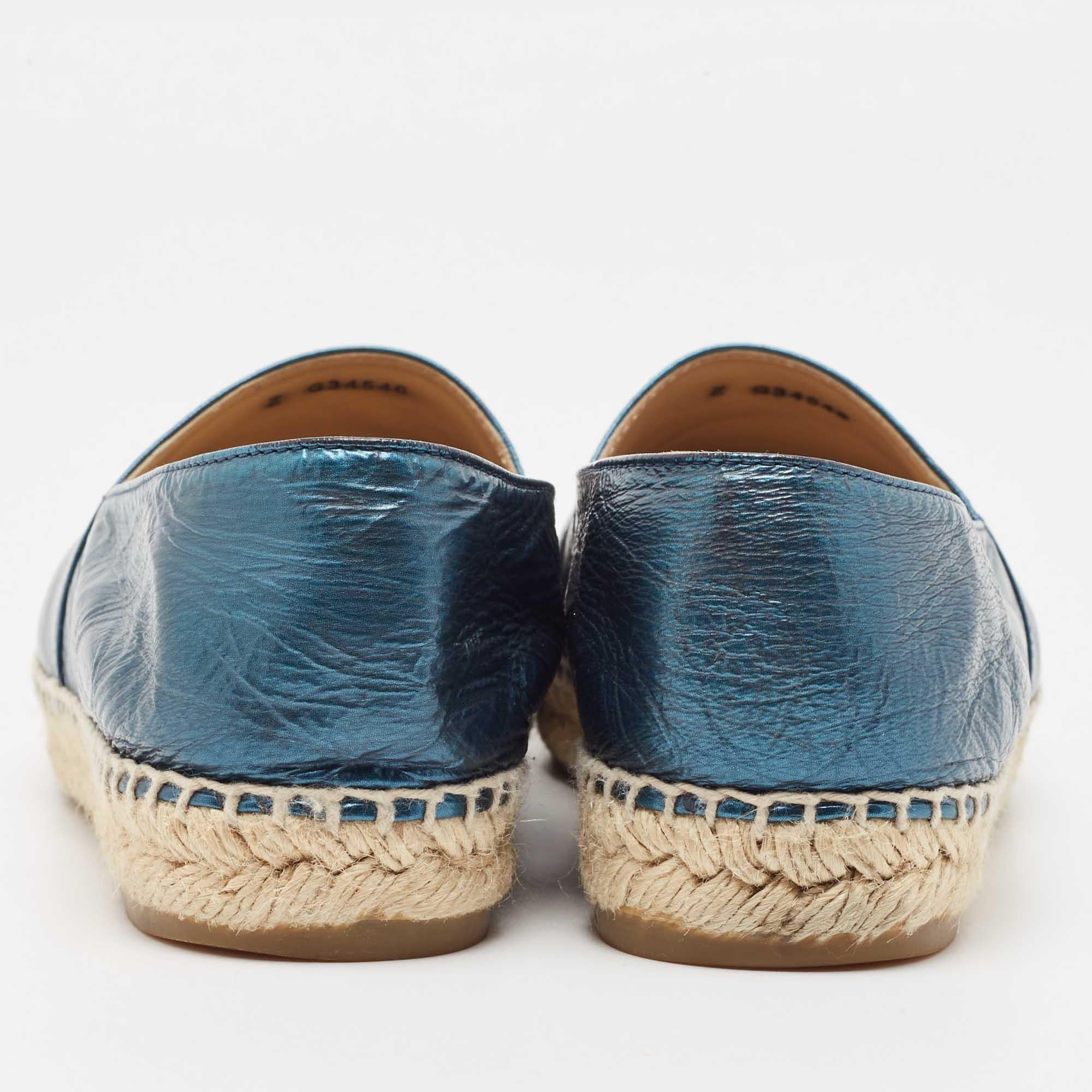 Chanel Blue/Black Leather and Canvas CC Cap Toe Espadrille Flats Size 38 For Sale 3