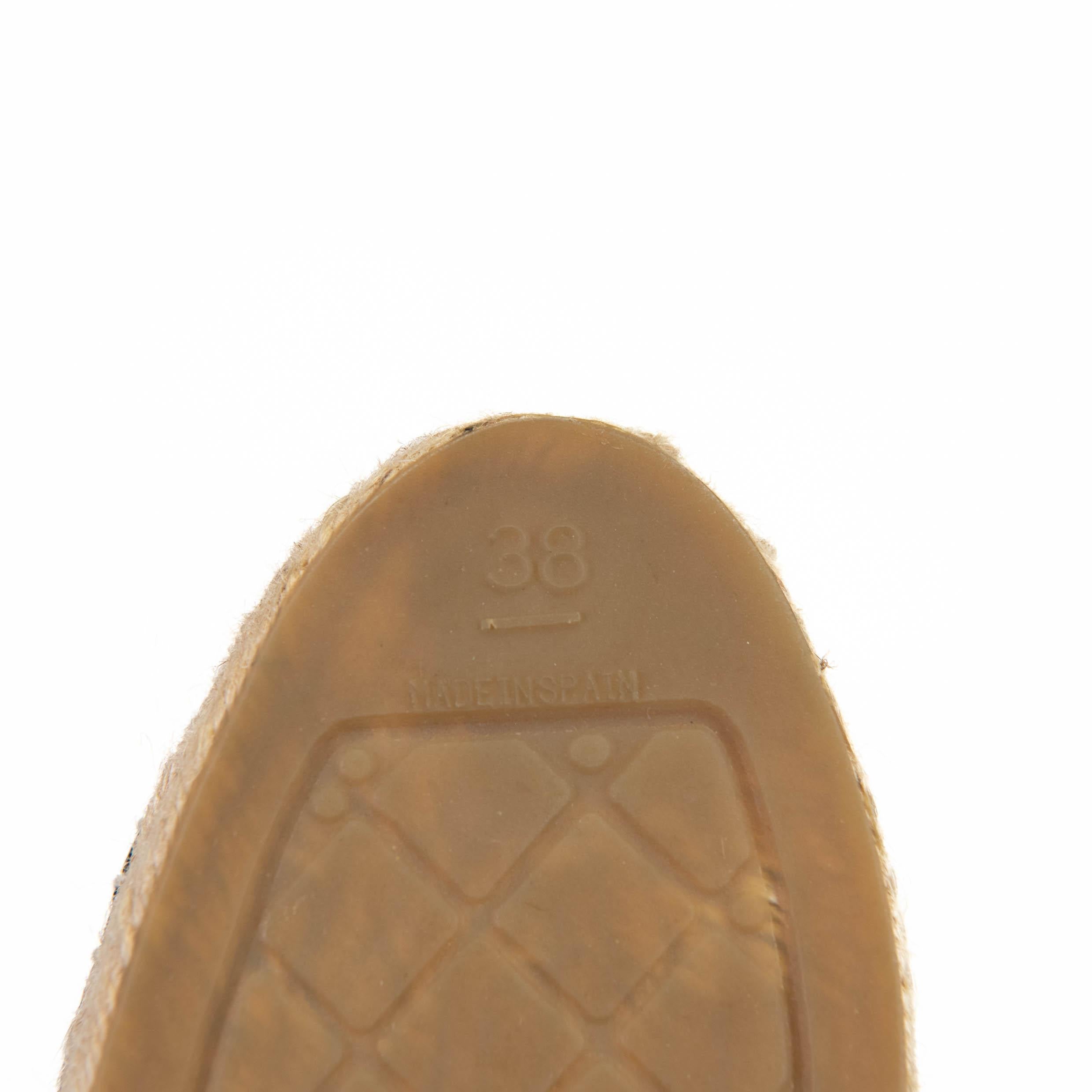 Chanel Blue/Black Leather CC Cap Toe Espadrilles Flats 38 In Good Condition In Corona Del Mar, CA