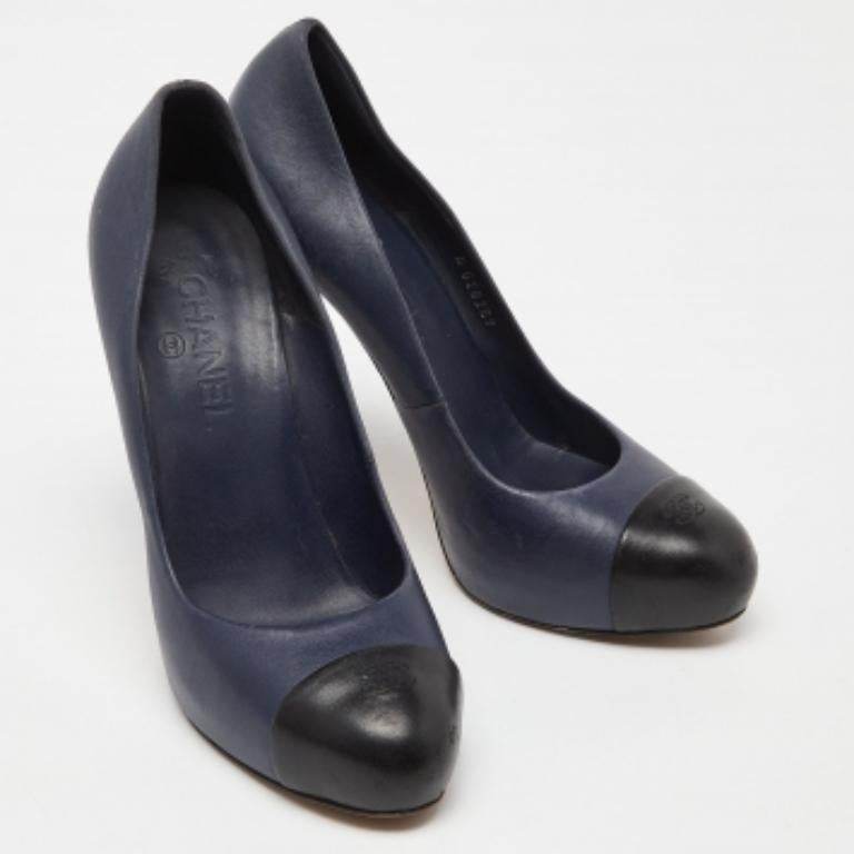 Chanel Blau/Schwarz Leder CC Cap Toe Pumps Größe 40 1
