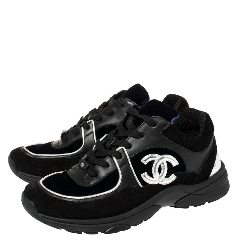 Chanel Blue/Black Velvet, Suede And Leather CC Low Top Sneakers Size 40 In Good Condition In Dubai, Al Qouz 2