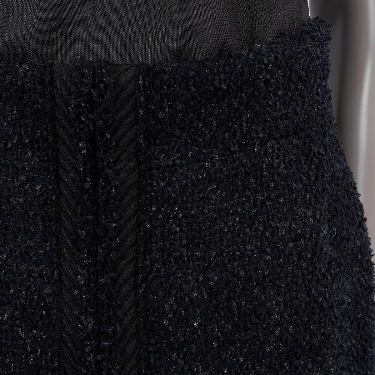 CHANEL laine bleue et noire 2009 09A TWEED Jupe 44 XL en vente 2