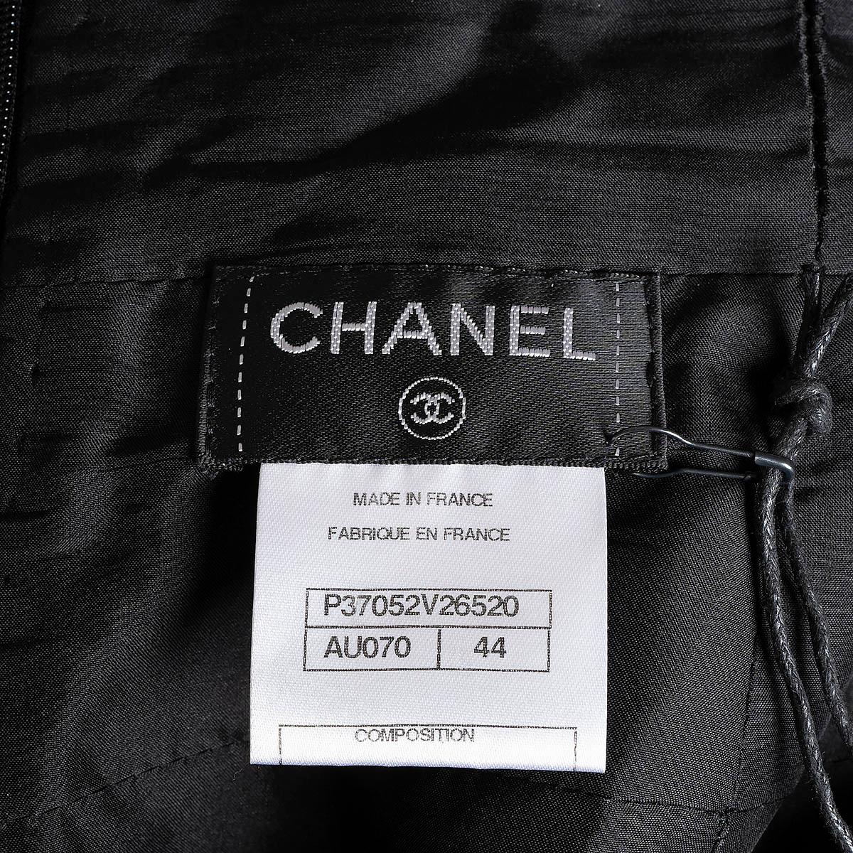 CHANEL blue & black wool 2009 09A TWEED Skirt 44 XL For Sale 4
