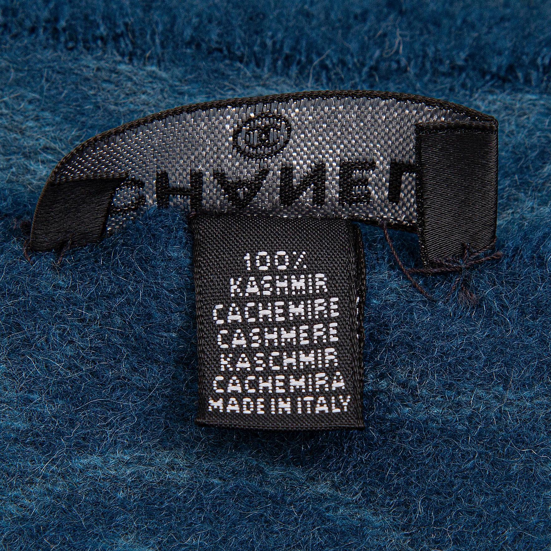 Chanel shawl about 145x145 cm, 100% cashmere, excellent condition 