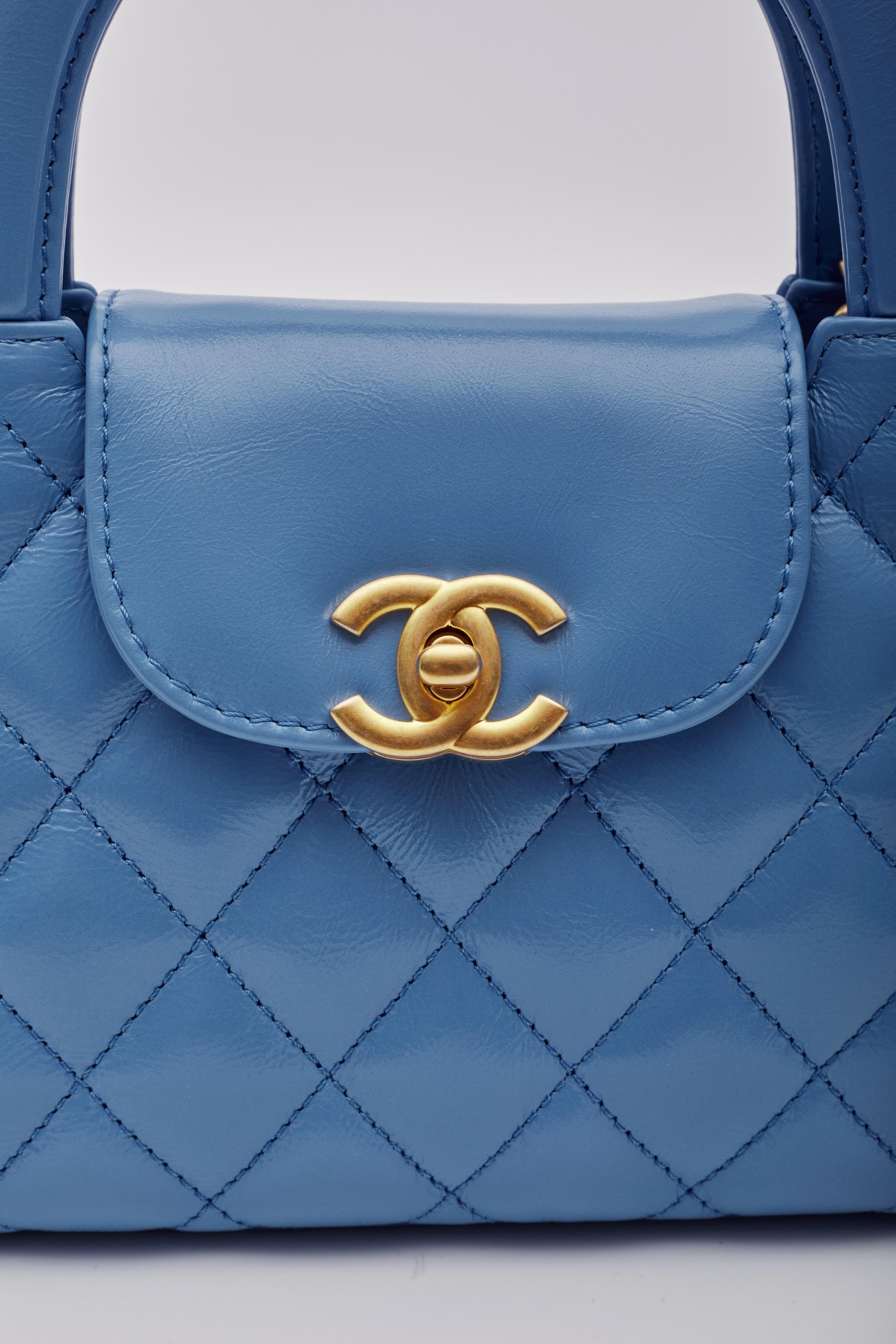 Mini sac Kelly shopping Chanel en veau bleu en vente 10