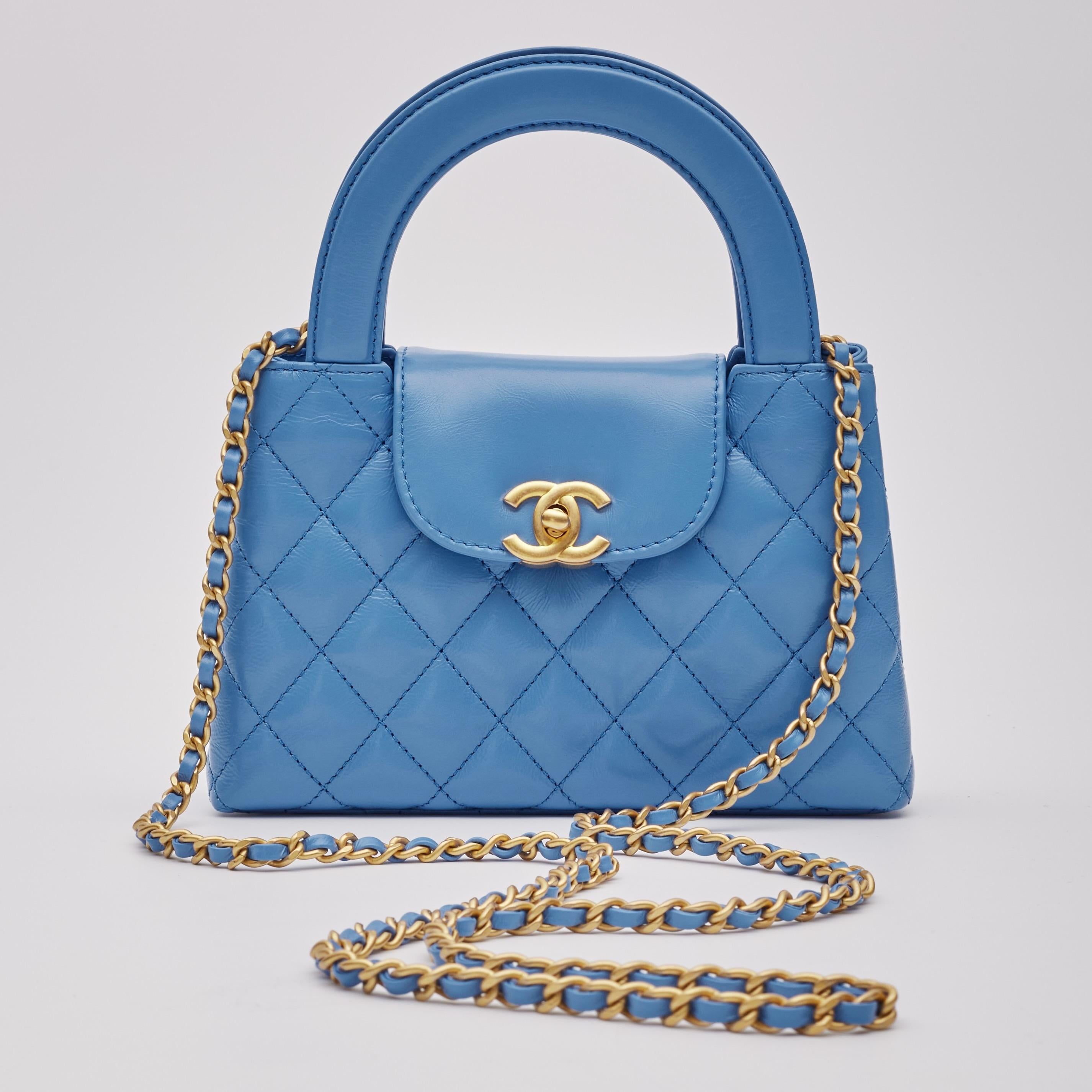 Mini sac Kelly shopping Chanel en veau bleu en vente 5