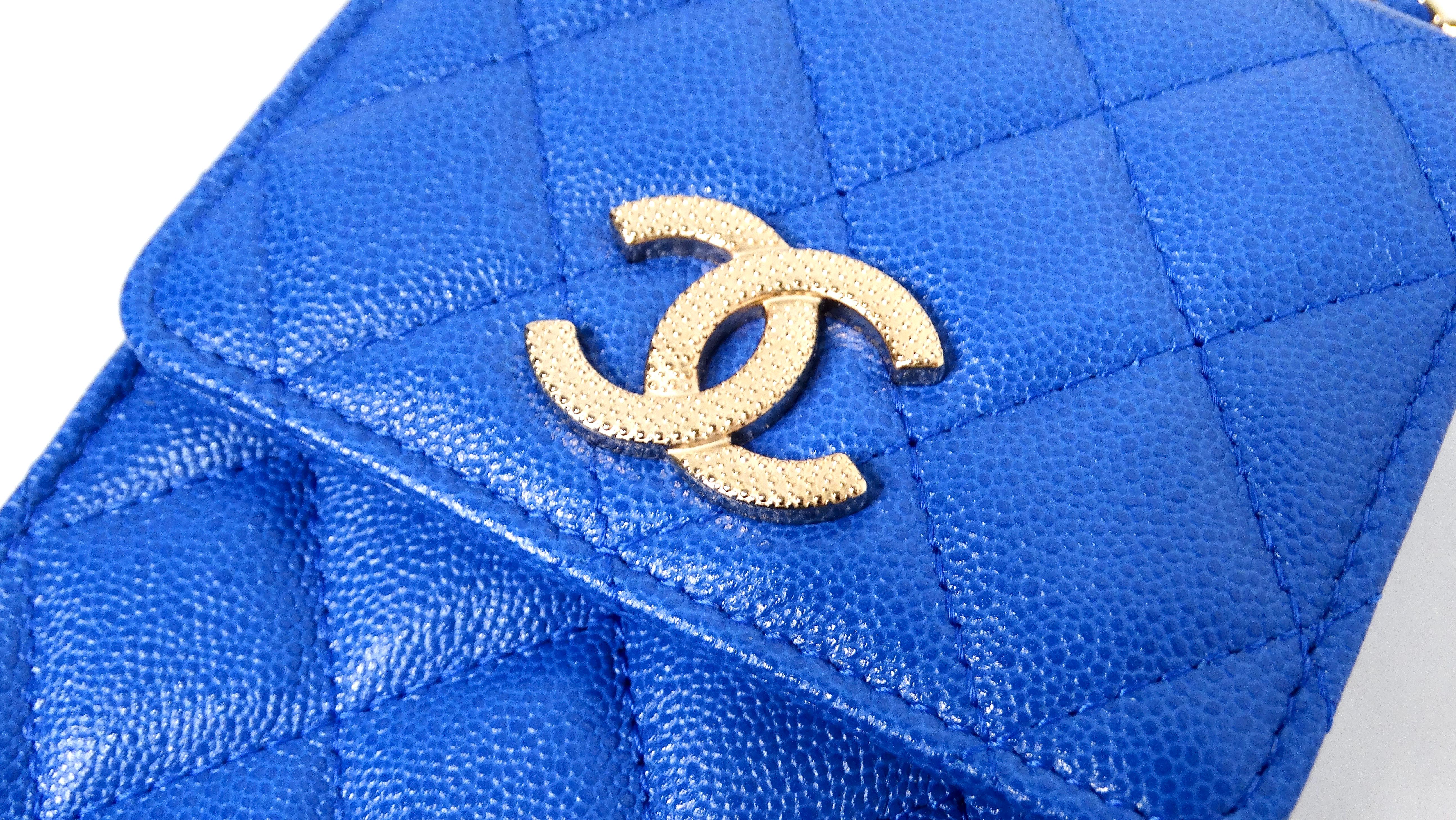 Chanel Blue Caviar Leather Phone & AirPods Pro Case With Chain 2022 In Good Condition For Sale In Scottsdale, AZ