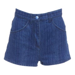 Chanel pantaloncini a vita alta in denim trompe loeil con logo CC blu FR34 XS