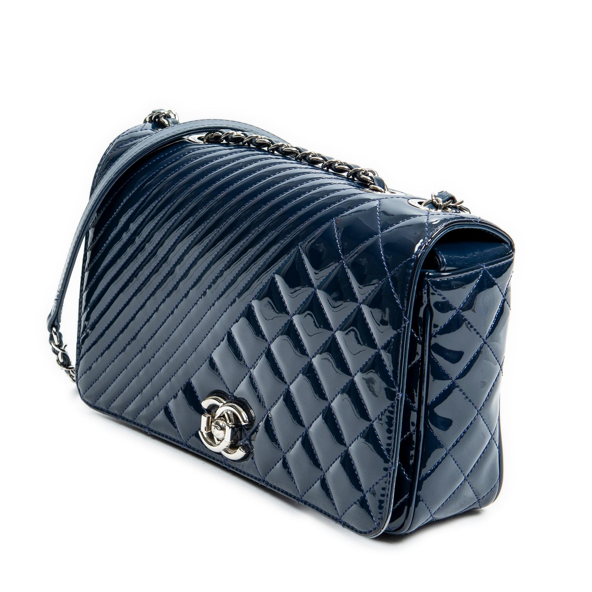 Chanel 2016 Blue CC Medium Coco Flap Bag In Excellent Condition For Sale In Atlanta, GA