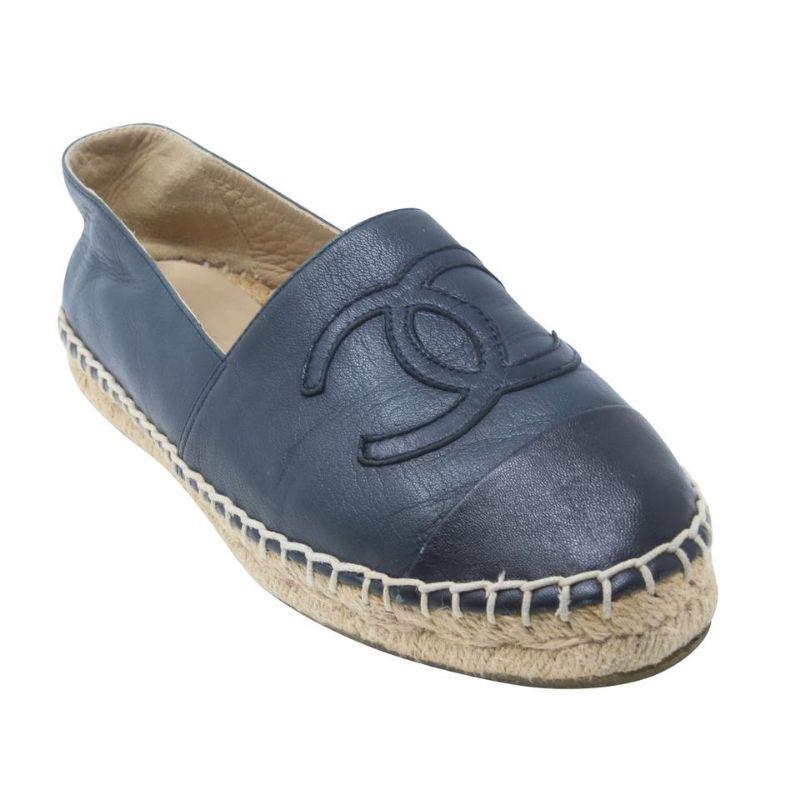 Chanel Blue CC Noir Lambskin Cap Toe Double Stack Espadrilles 6 Flats

Hello fellow Fashionistas!! This is one of our new items of the week. There is only a few times items like this come to life. A true gem from Karl Lagerfield. My all time