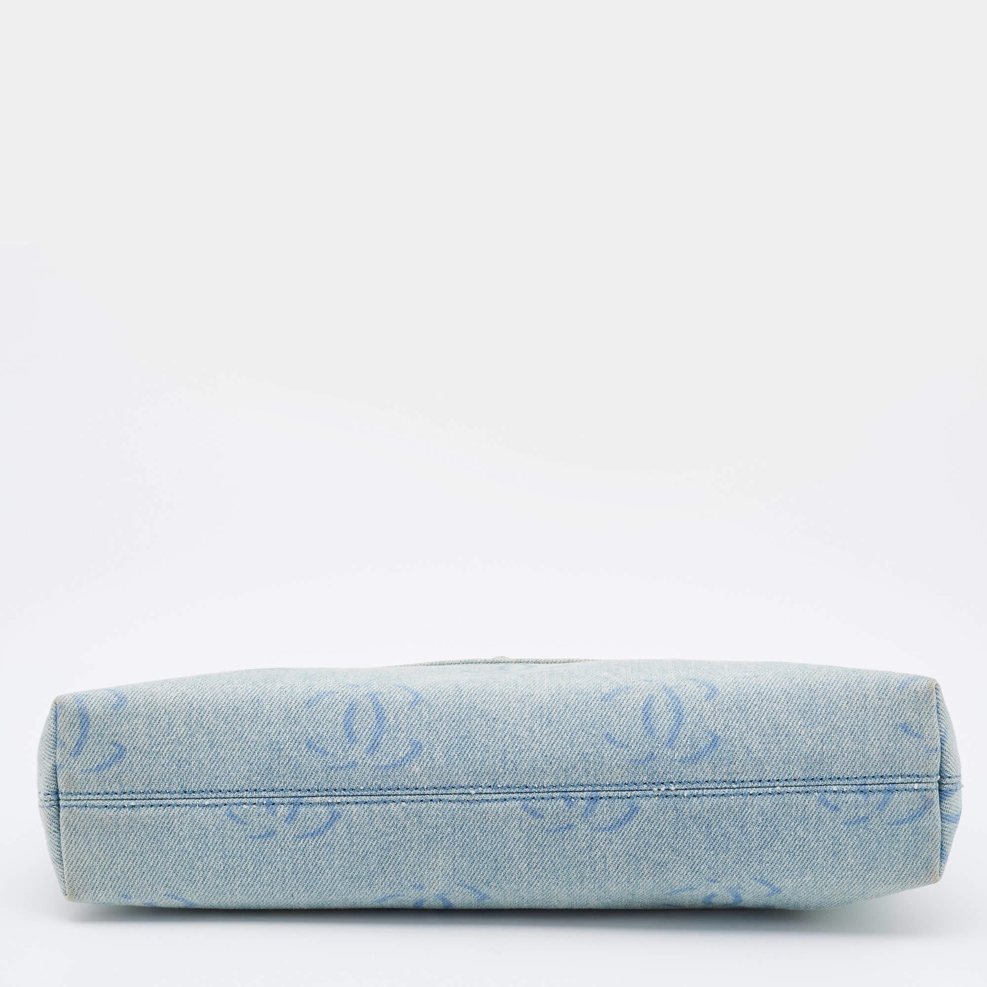 Women's Chanel Blue CC Signature Denim Vintage Clutch