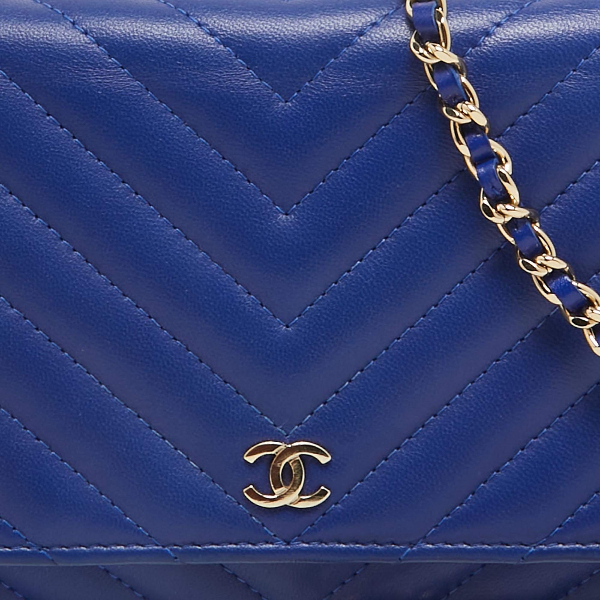 Chanel Blue Chevron Leather Classic Wallet on Chain For Sale 13