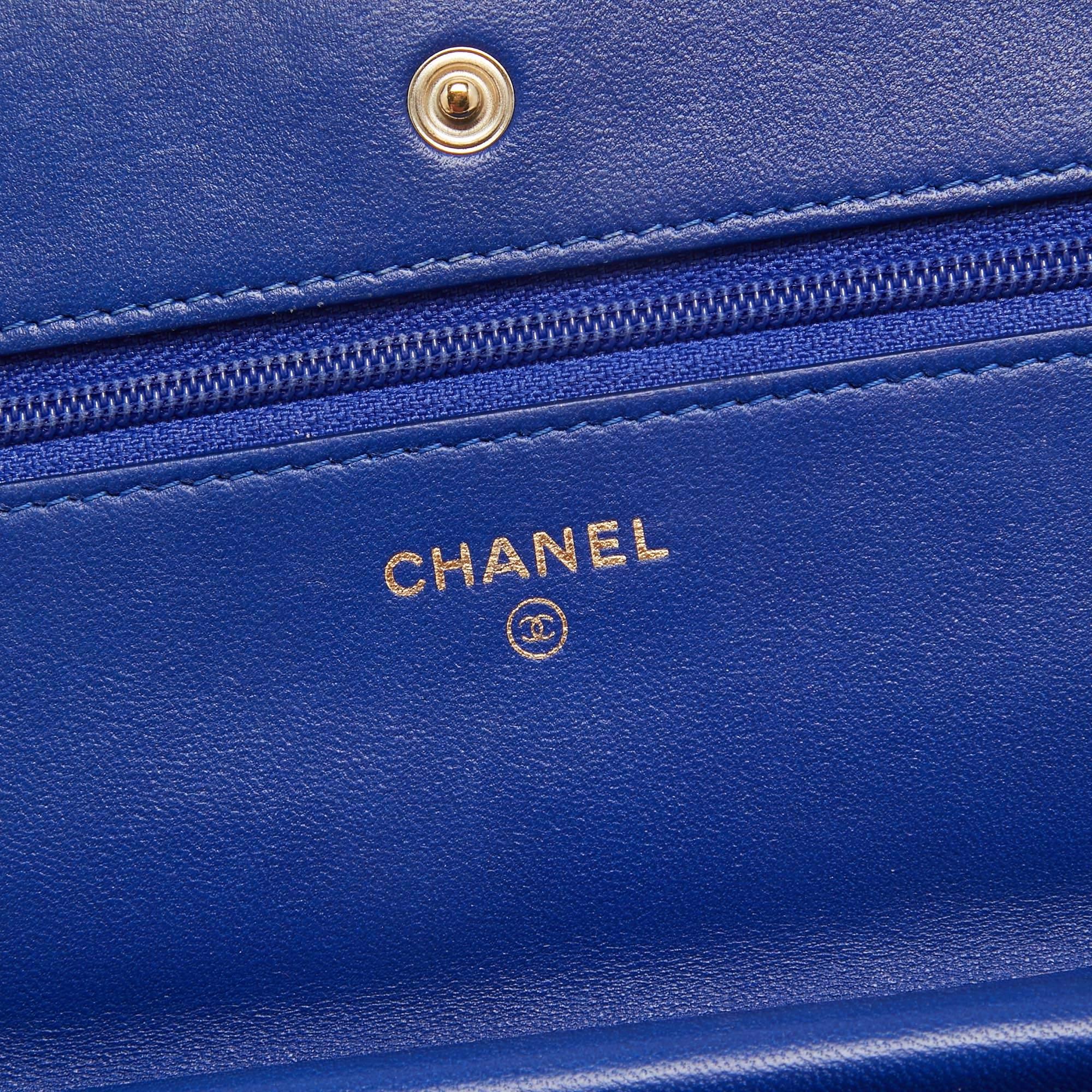 Chanel Blue Chevron Leather Classic Wallet on Chain For Sale 5