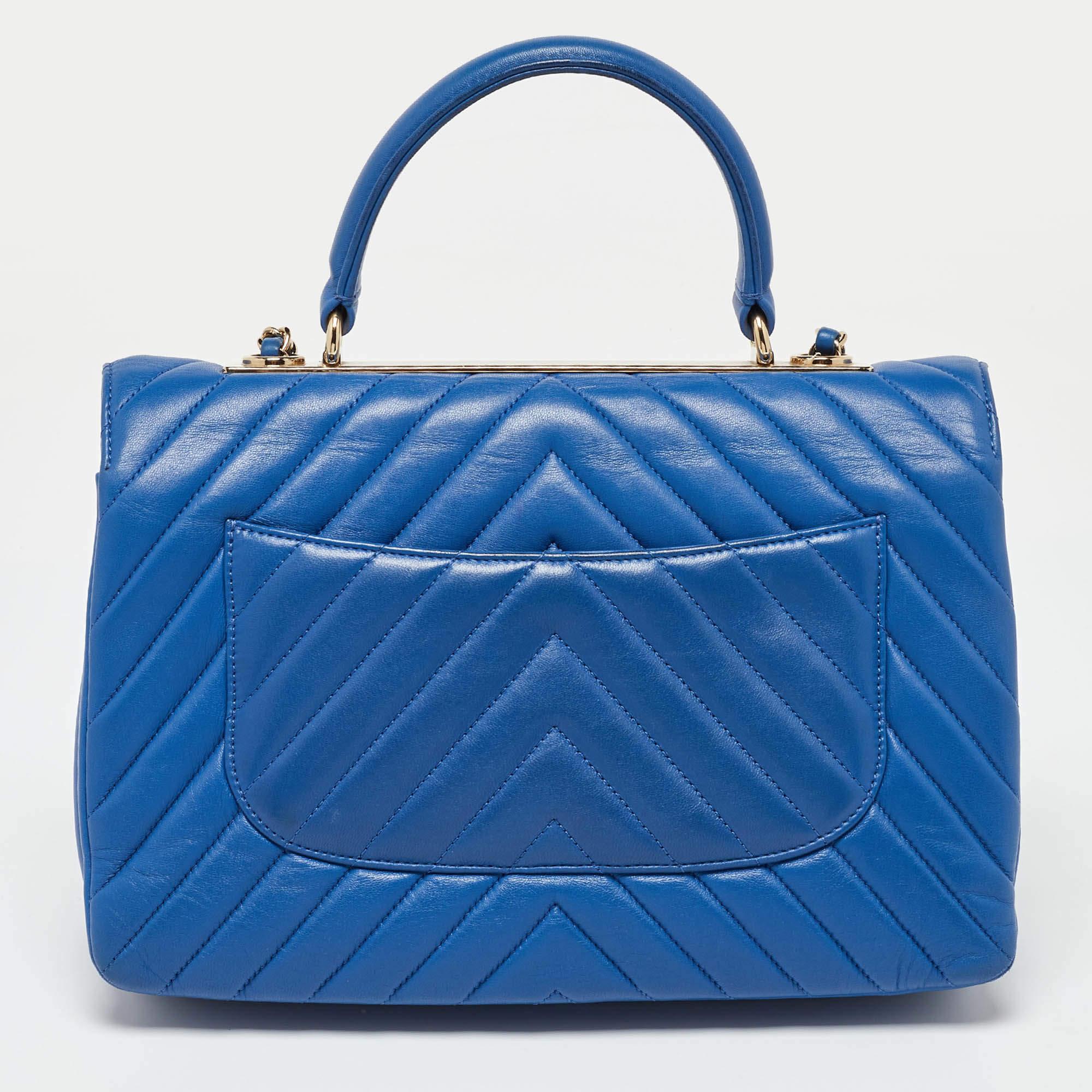 Women's Chanel Blue Chevron Leather Medium Trendy CC Flap Bag For Sale