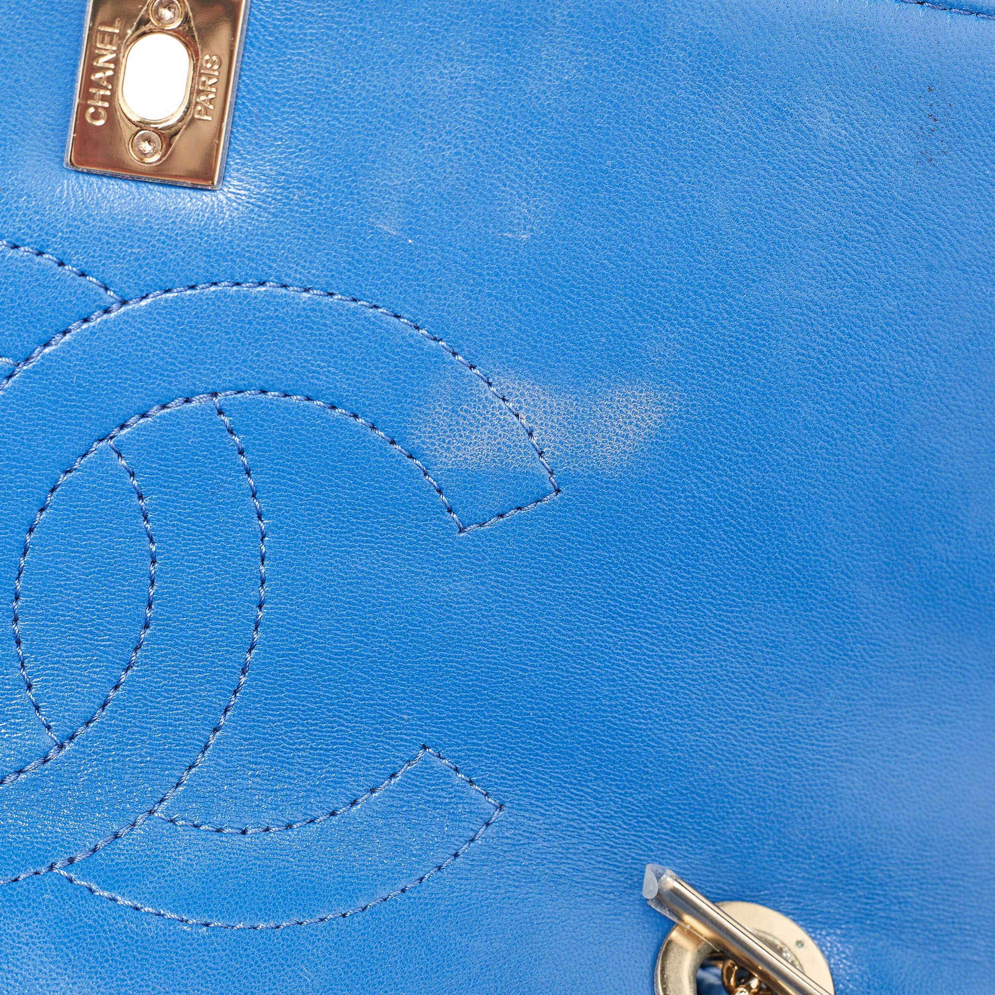 Chanel Blue Chevron Leather Medium Trendy CC Flap Bag For Sale 2