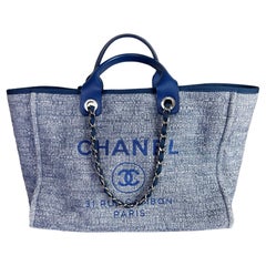 Deauville leather tote Chanel Blue in Leather - 37860877