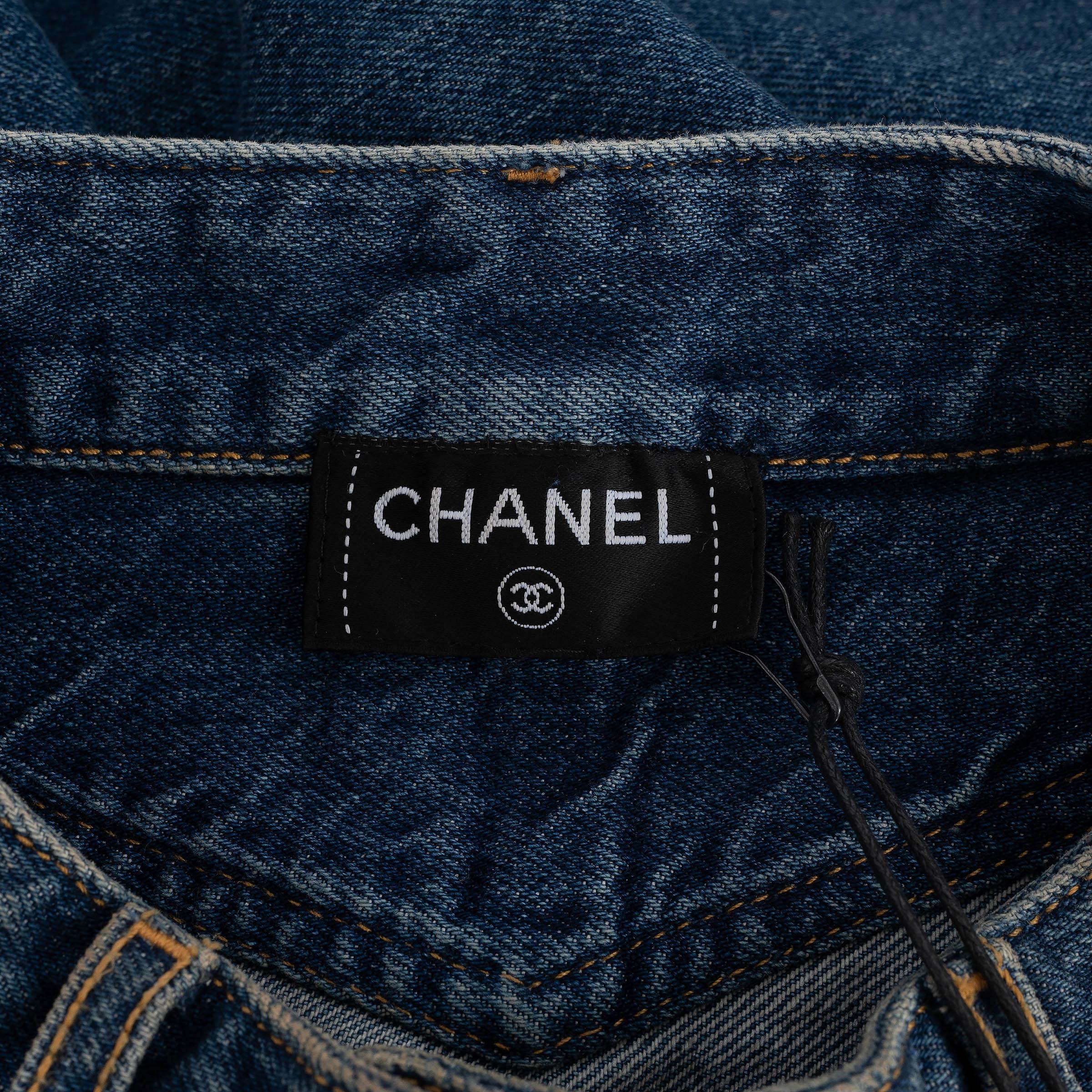 CHANEL blue cotton 24S WASHED DENIM Blouse Shirt 36 XS For Sale 4