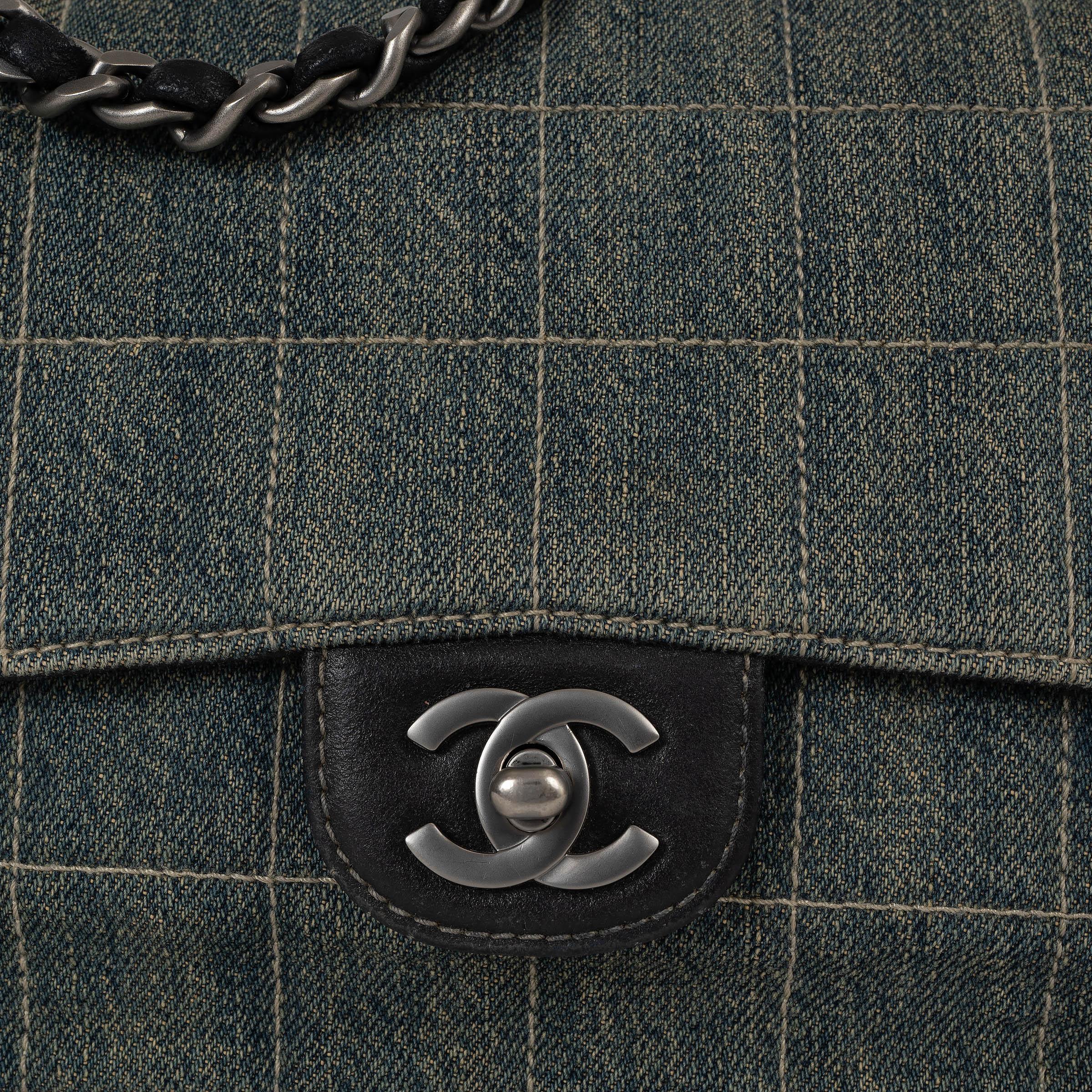 CHANEL blue DENIM CHOCOLATE BAR MEDIUM FLAP Bag For Sale 2