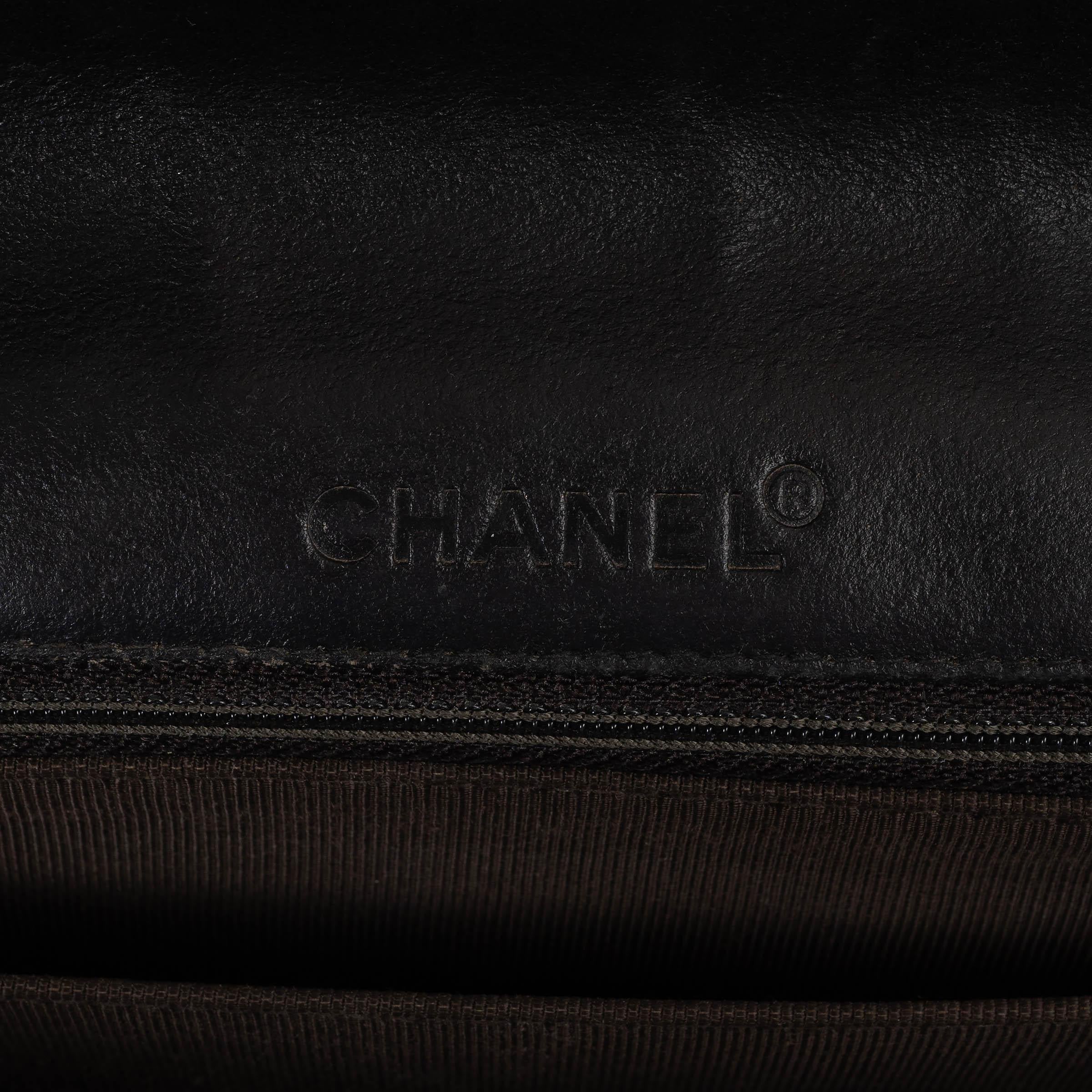 CHANEL blue DENIM CHOCOLATE BAR MEDIUM FLAP Bag For Sale 3
