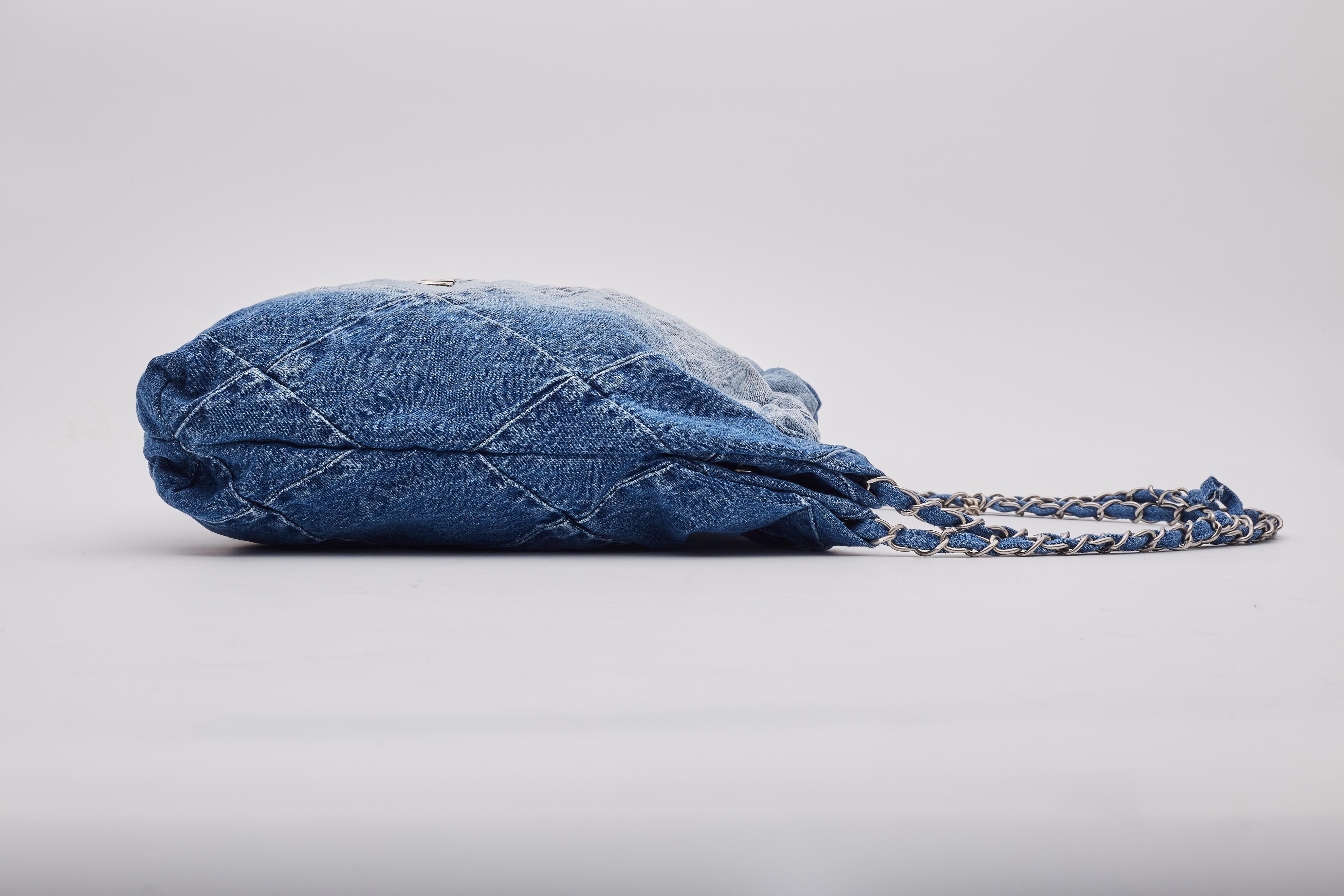 Women's Chanel Blue Denim Drawstring Chanel 22 Bag Medium