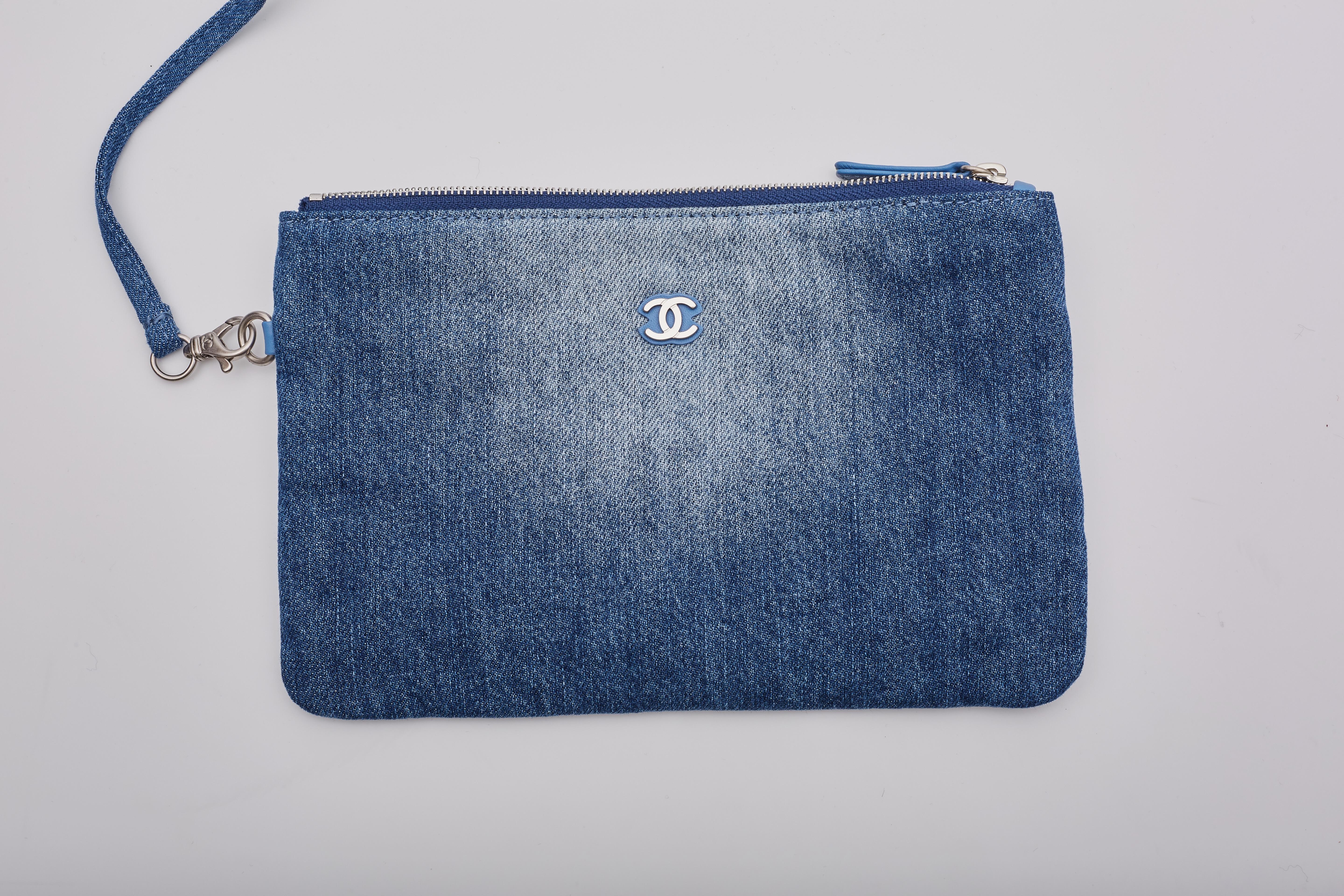 Chanel Blue Denim Drawstring Chanel 22 Bag Medium 5