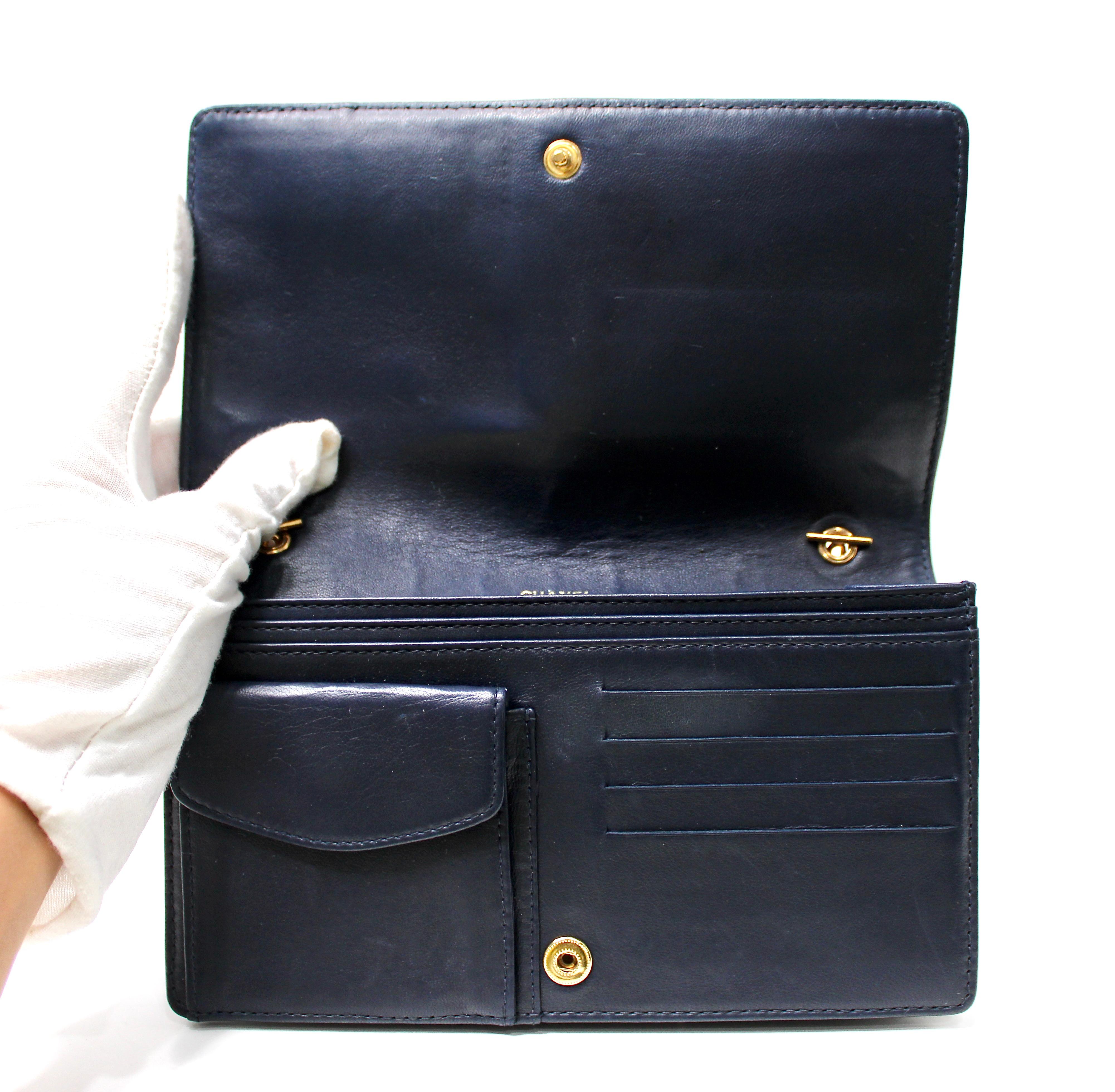 Chanel Portefeuille intemporel en denim bleu sur chaîne circa 1990 2