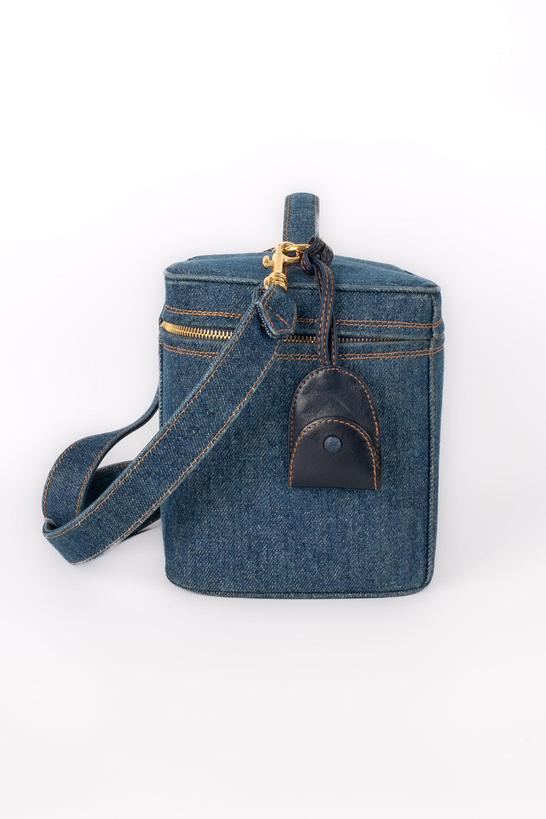 Chanel Blue Denim Vanity Bag, 1996/1997 In Excellent Condition For Sale In SAINT-OUEN-SUR-SEINE, FR