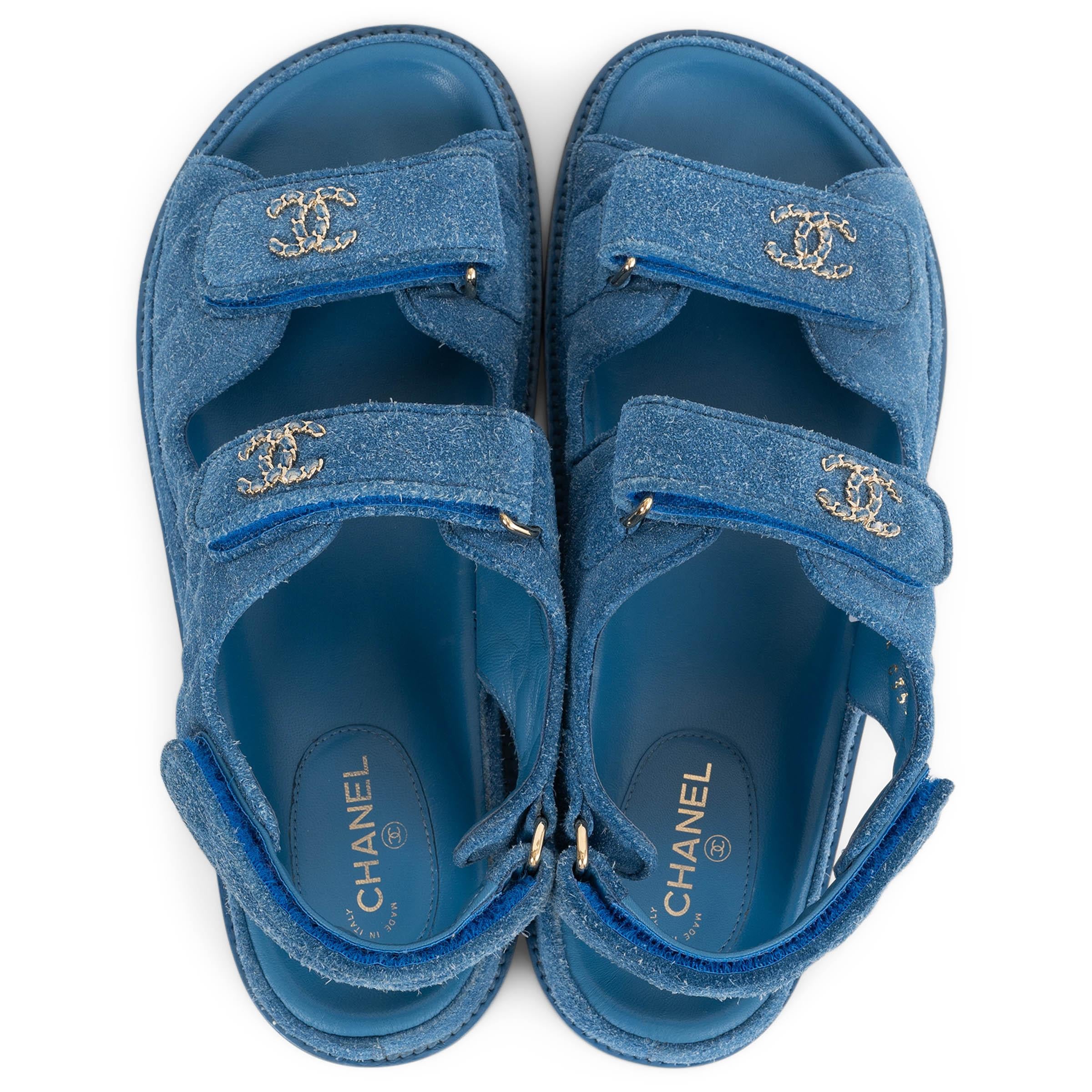 CHANEL en daim 21C DAD bleu Chaussures 38.5 en vente 1